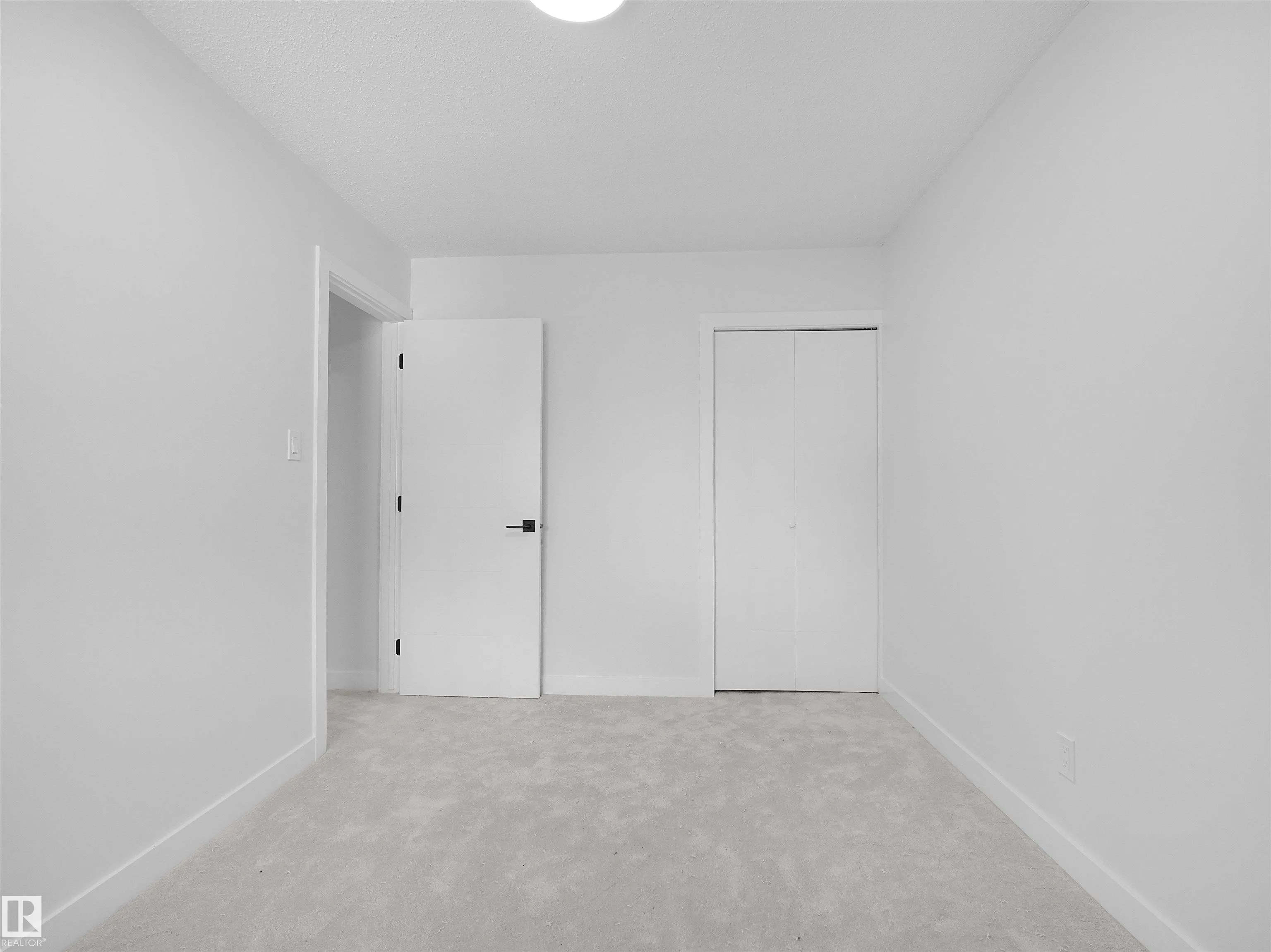 126 Woodstock