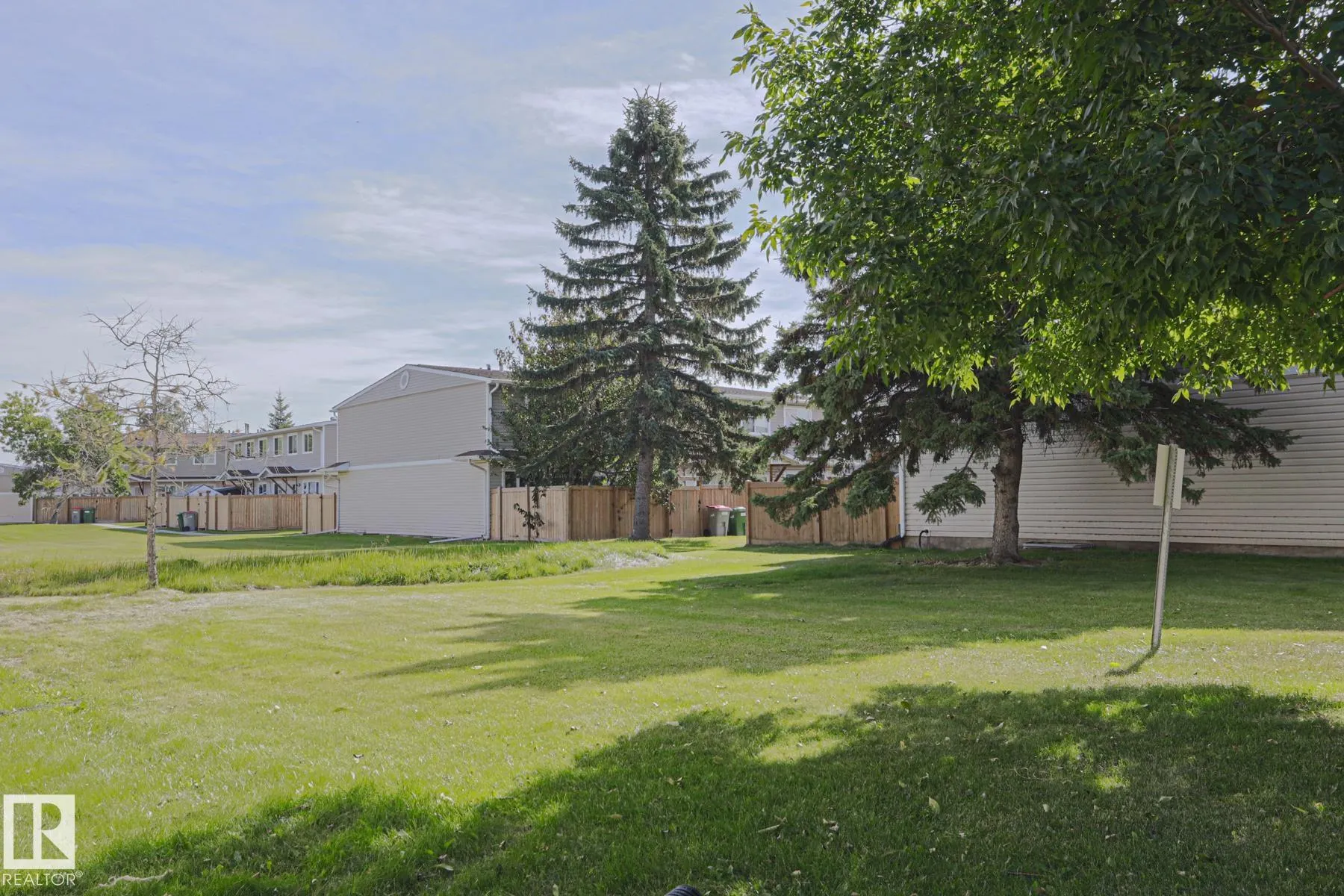 319 TELFORD Court