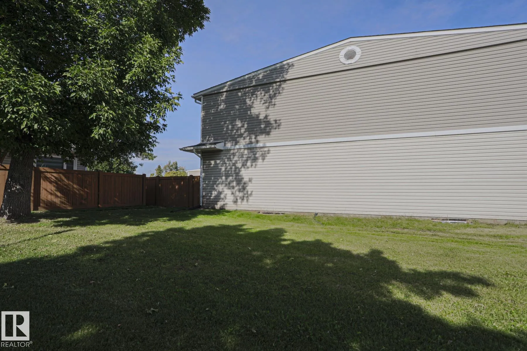 319 TELFORD Court