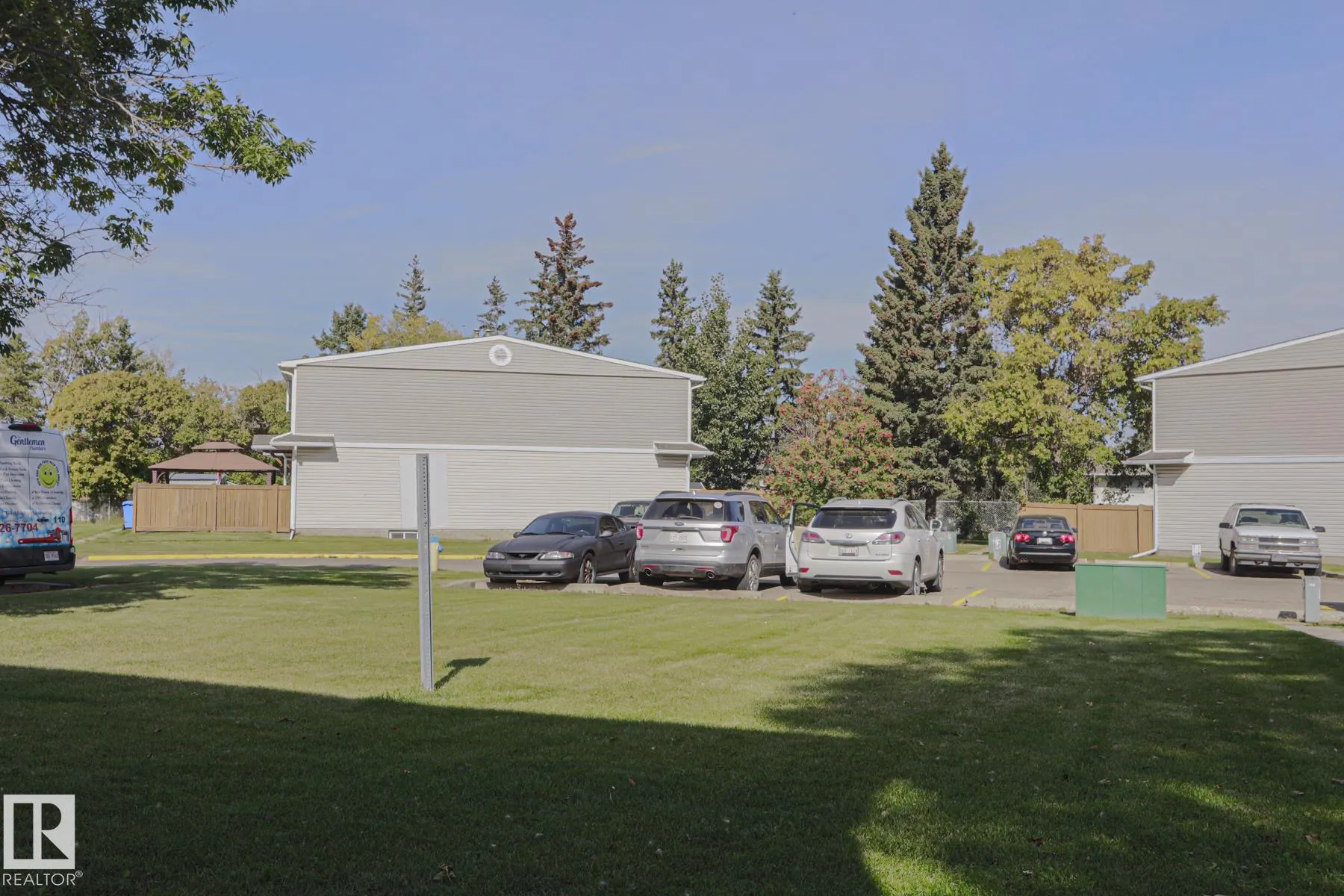 319 TELFORD Court