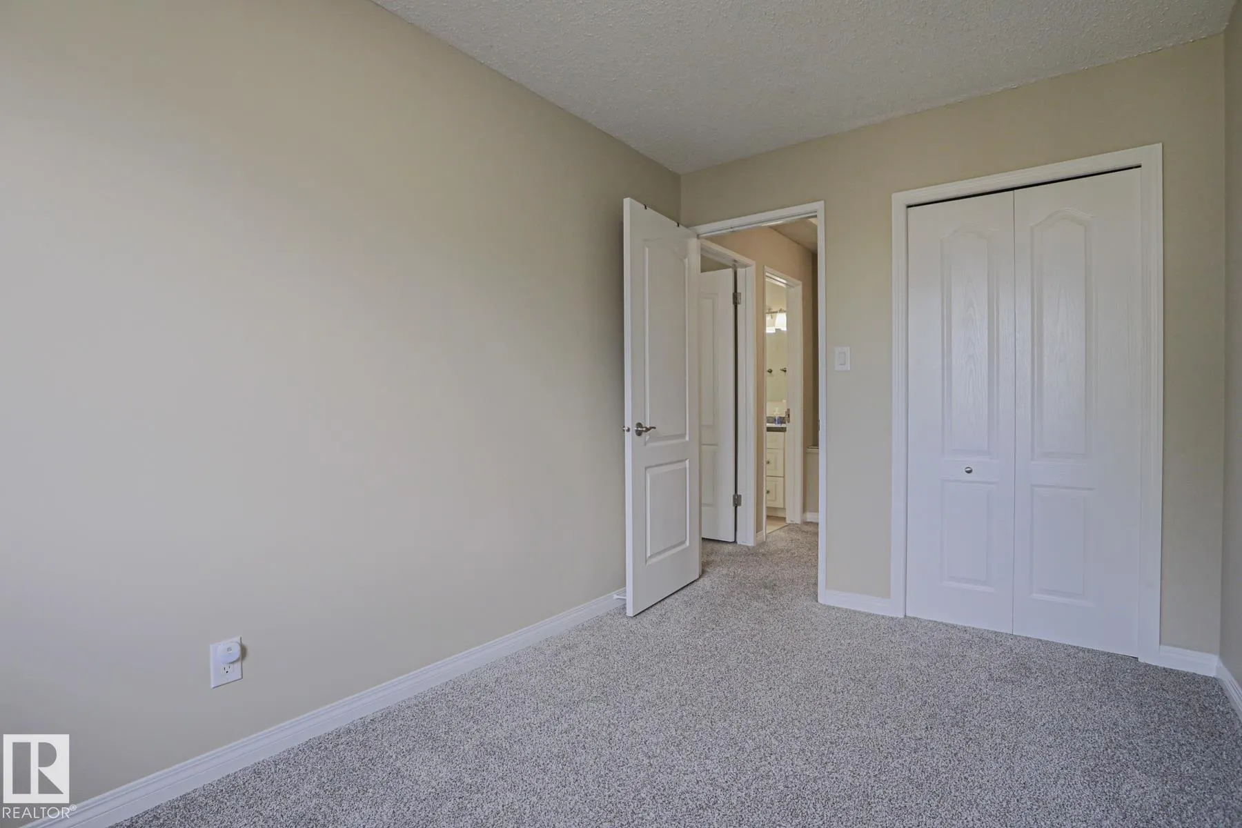 319 TELFORD Court