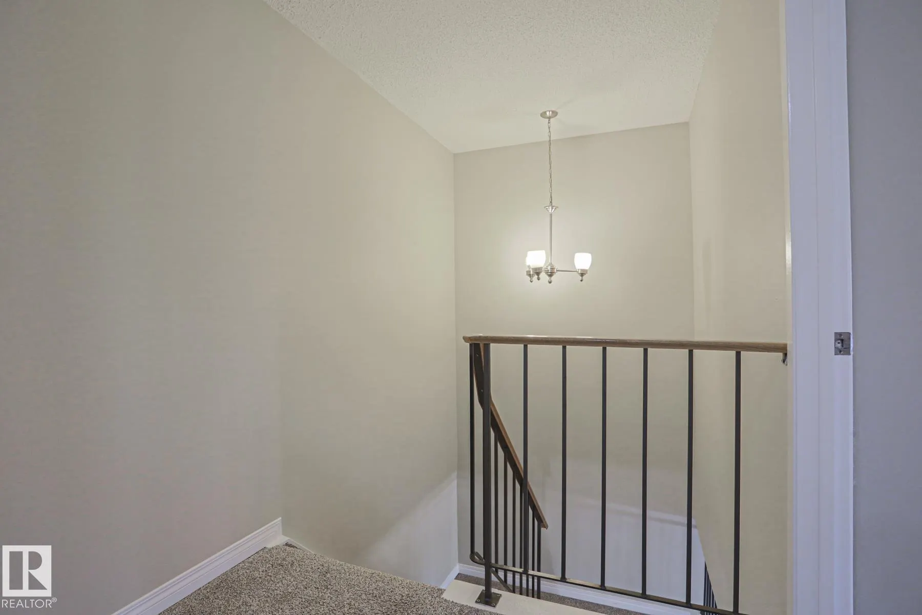 319 TELFORD Court