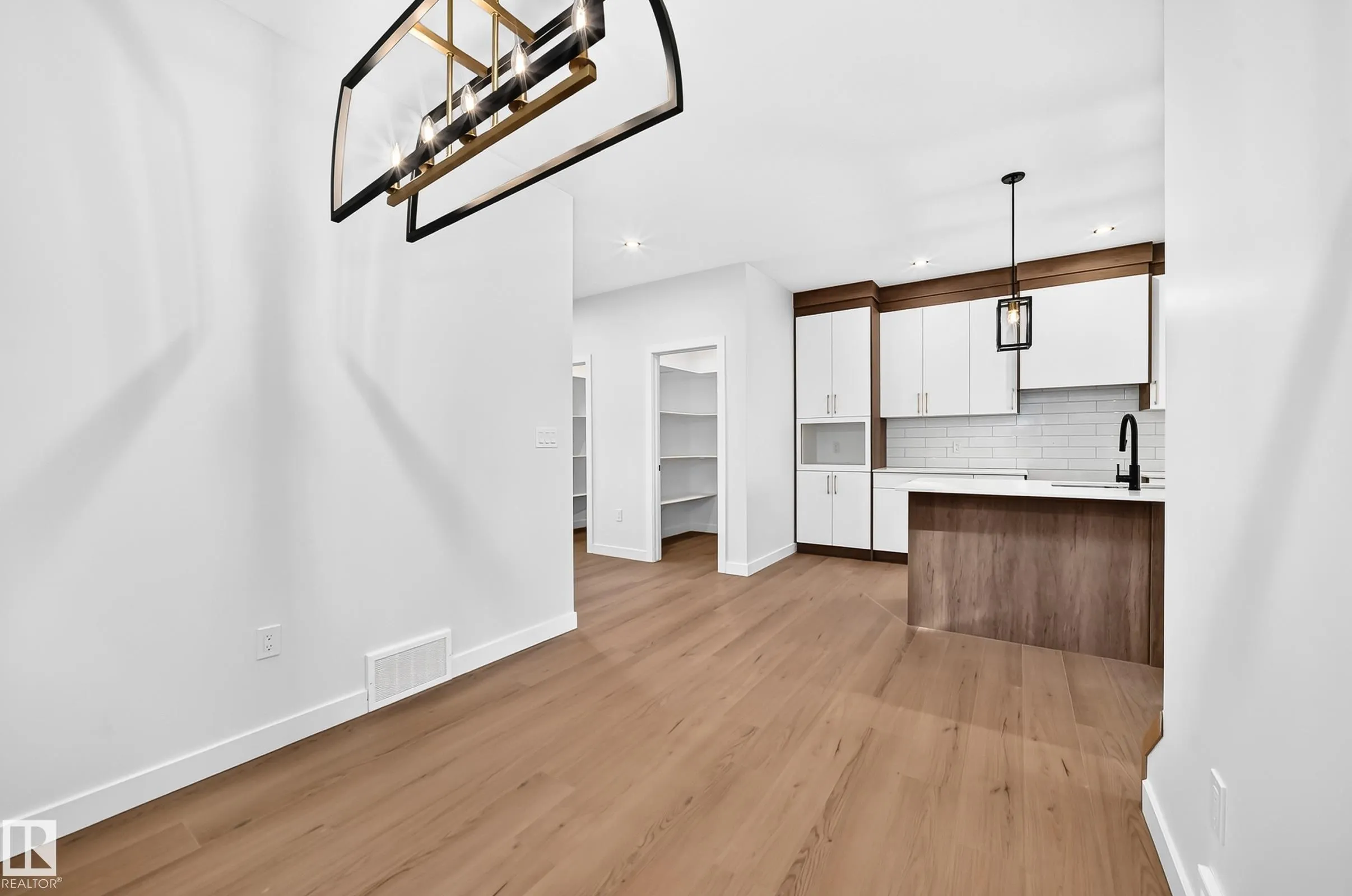 9 TILIA Place
