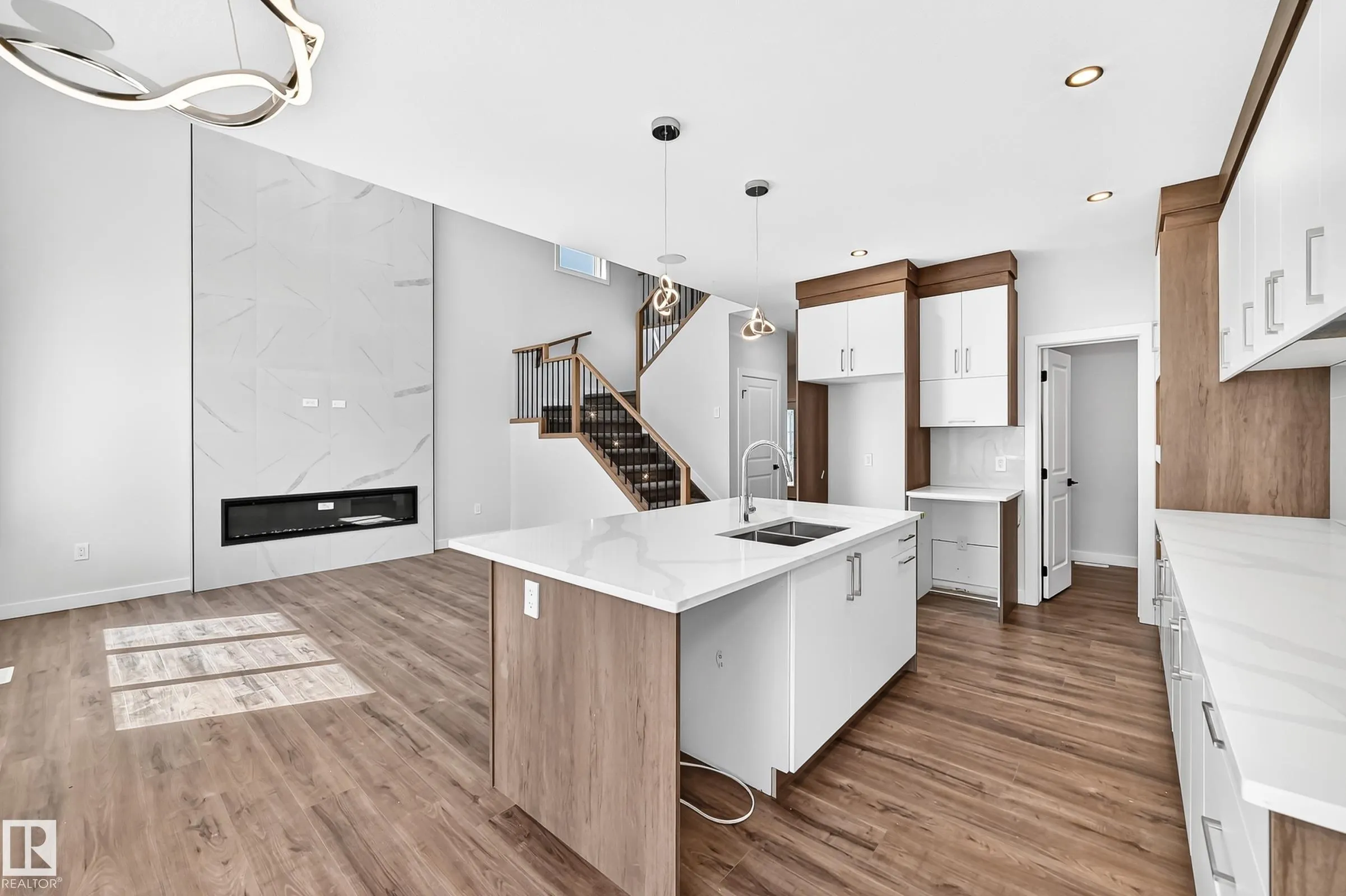19 TEAKWOOD Terrace