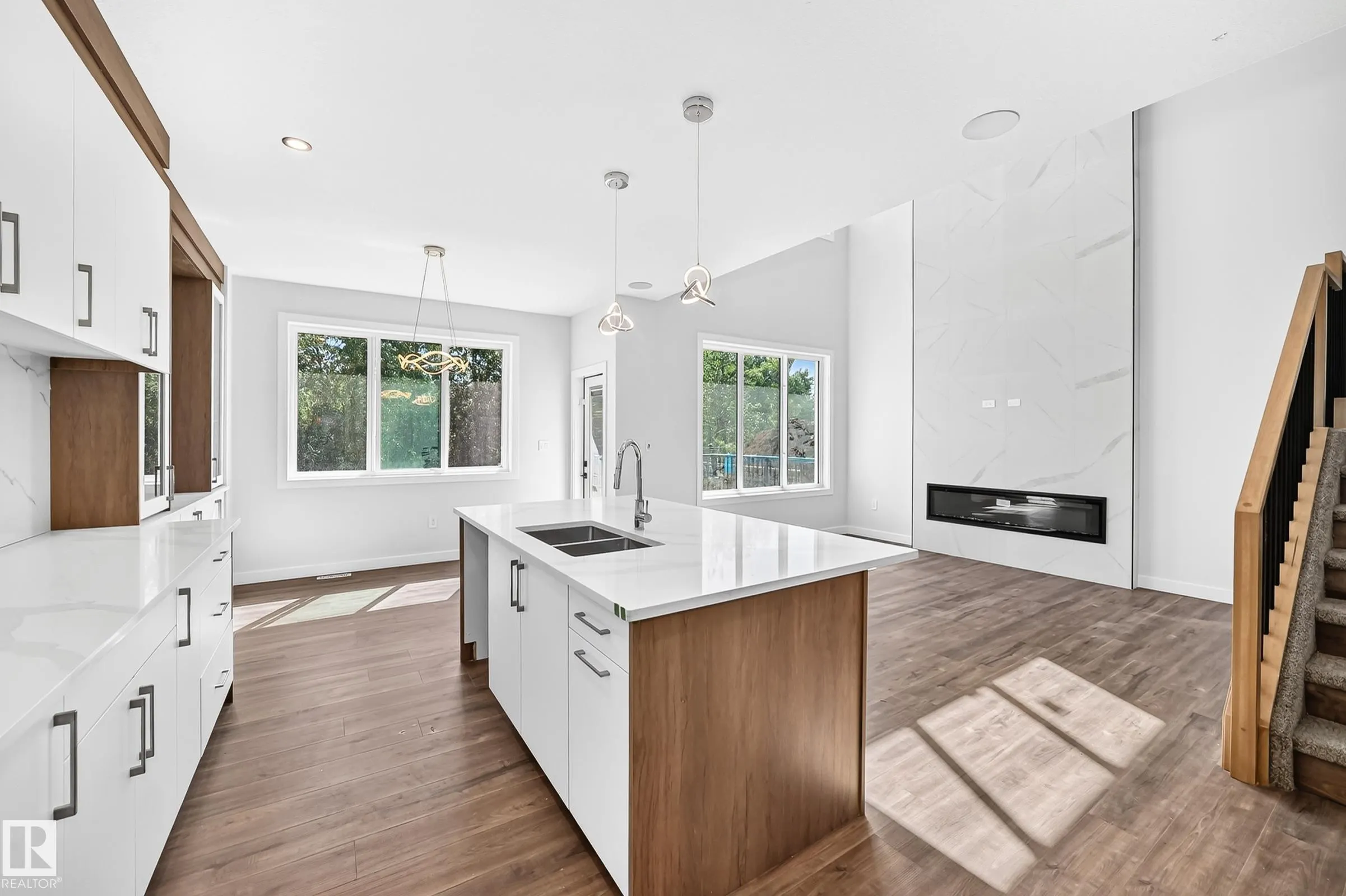 19 TEAKWOOD Terrace