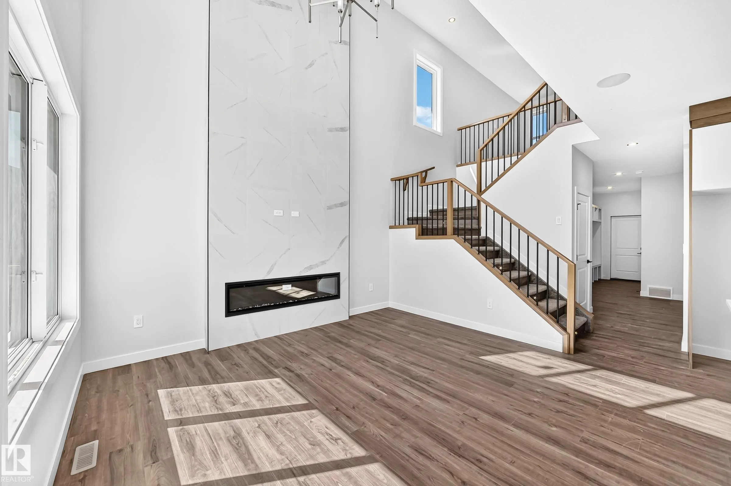 19 TEAKWOOD Terrace