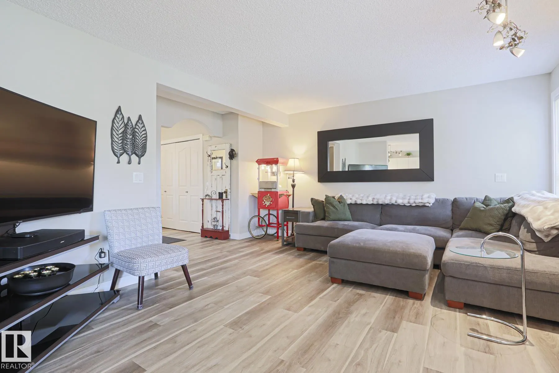 8 BELFRY FAIRWAY Crescent