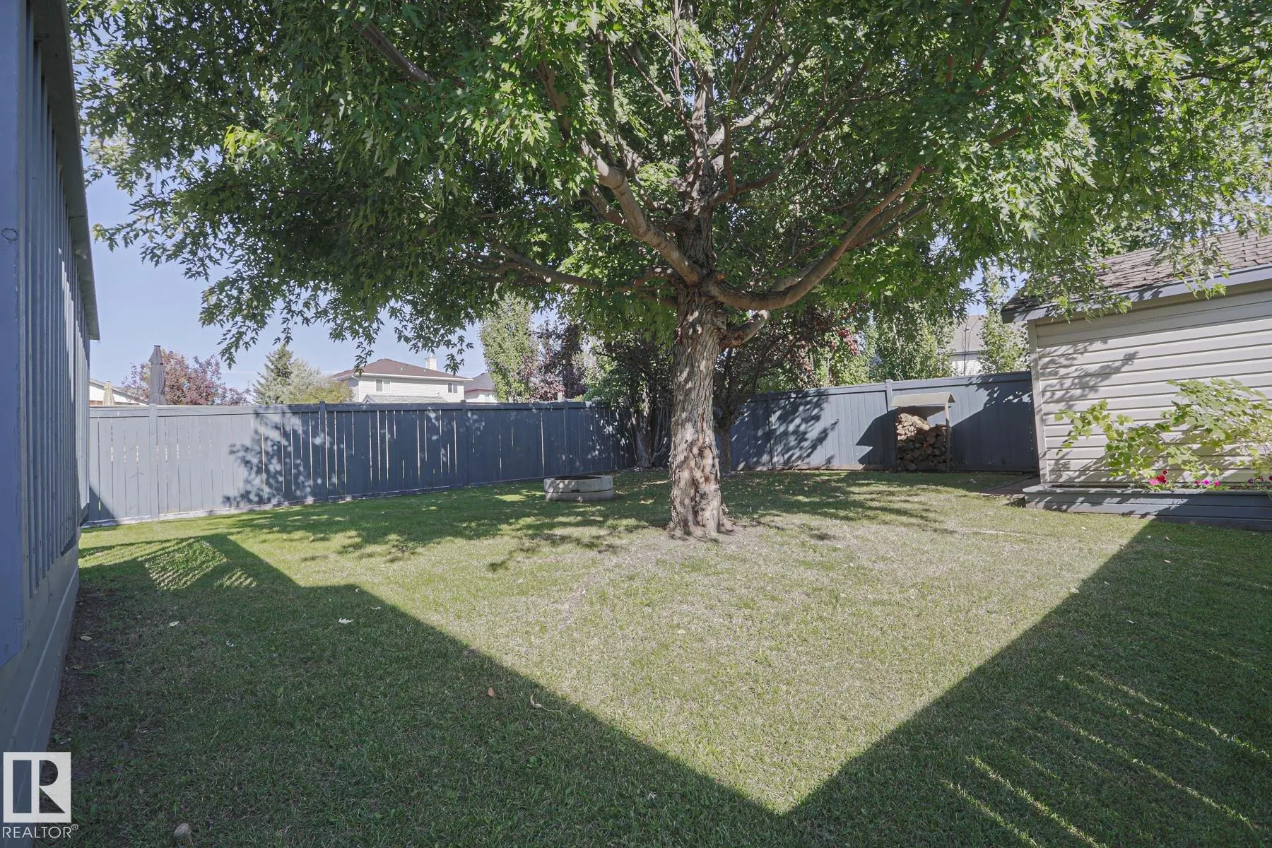 8 BELFRY FAIRWAY Crescent