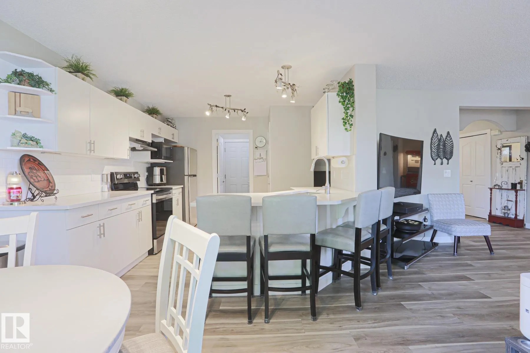 8 BELFRY FAIRWAY Crescent