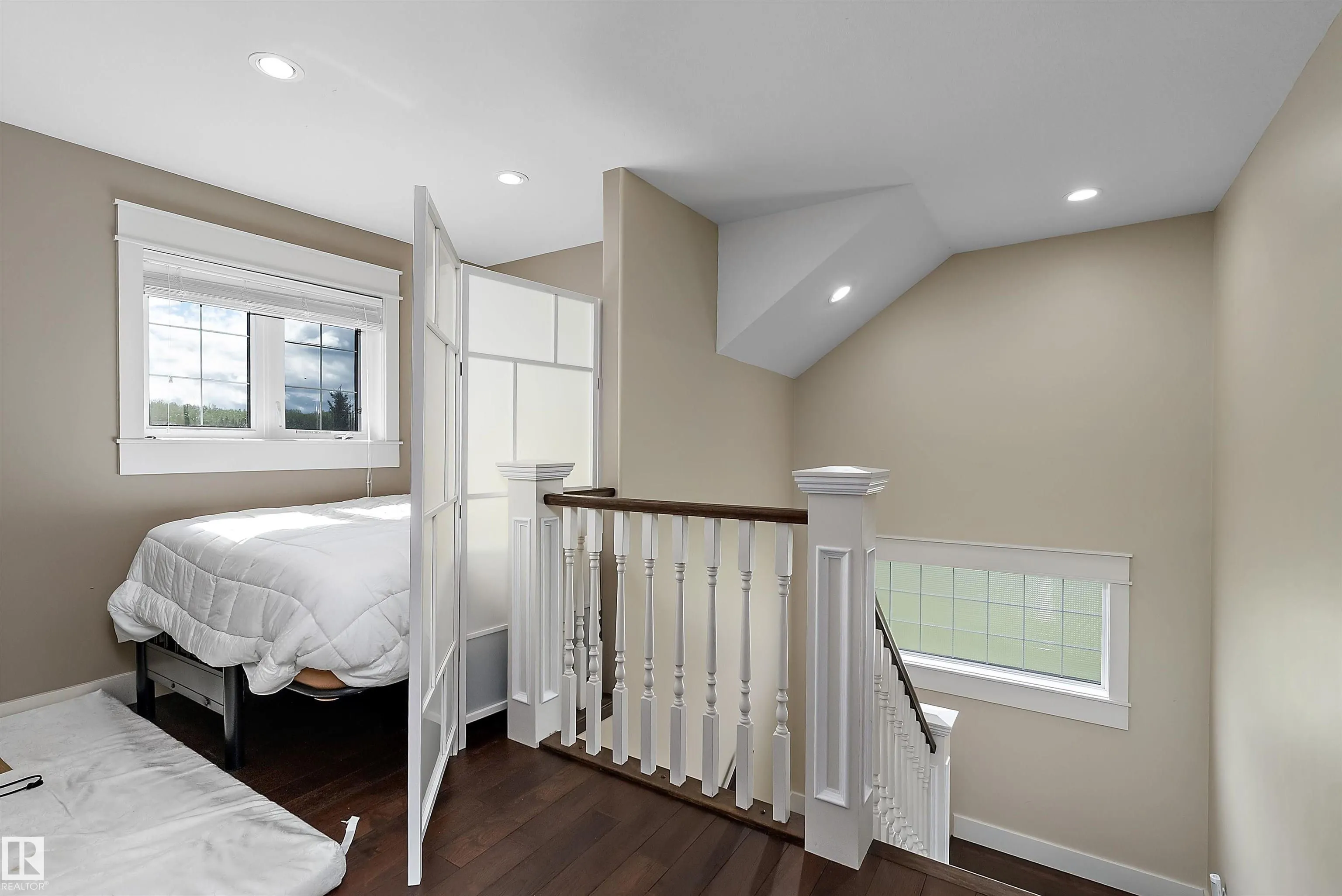 36 Sunset Harbour