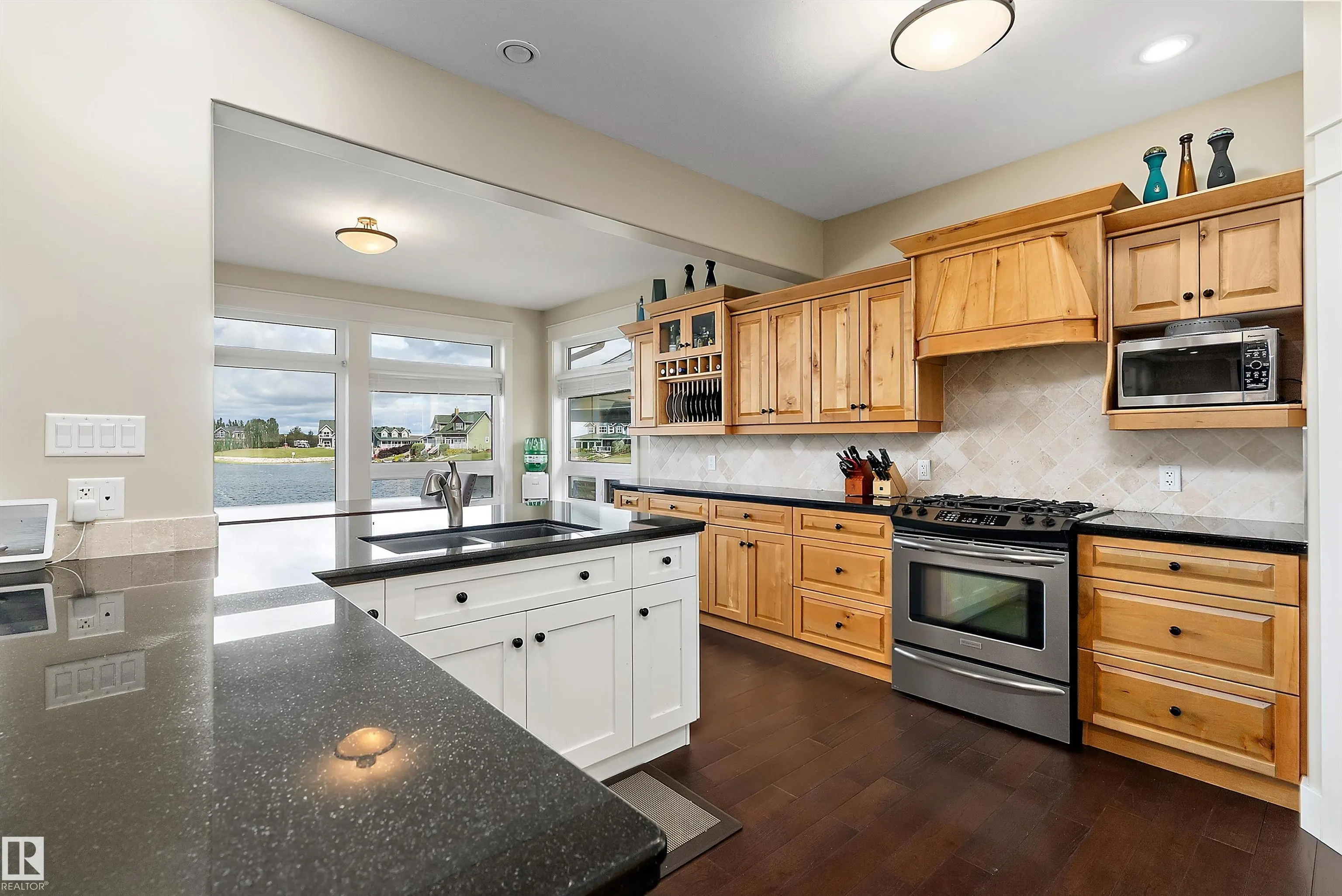 36 Sunset Harbour