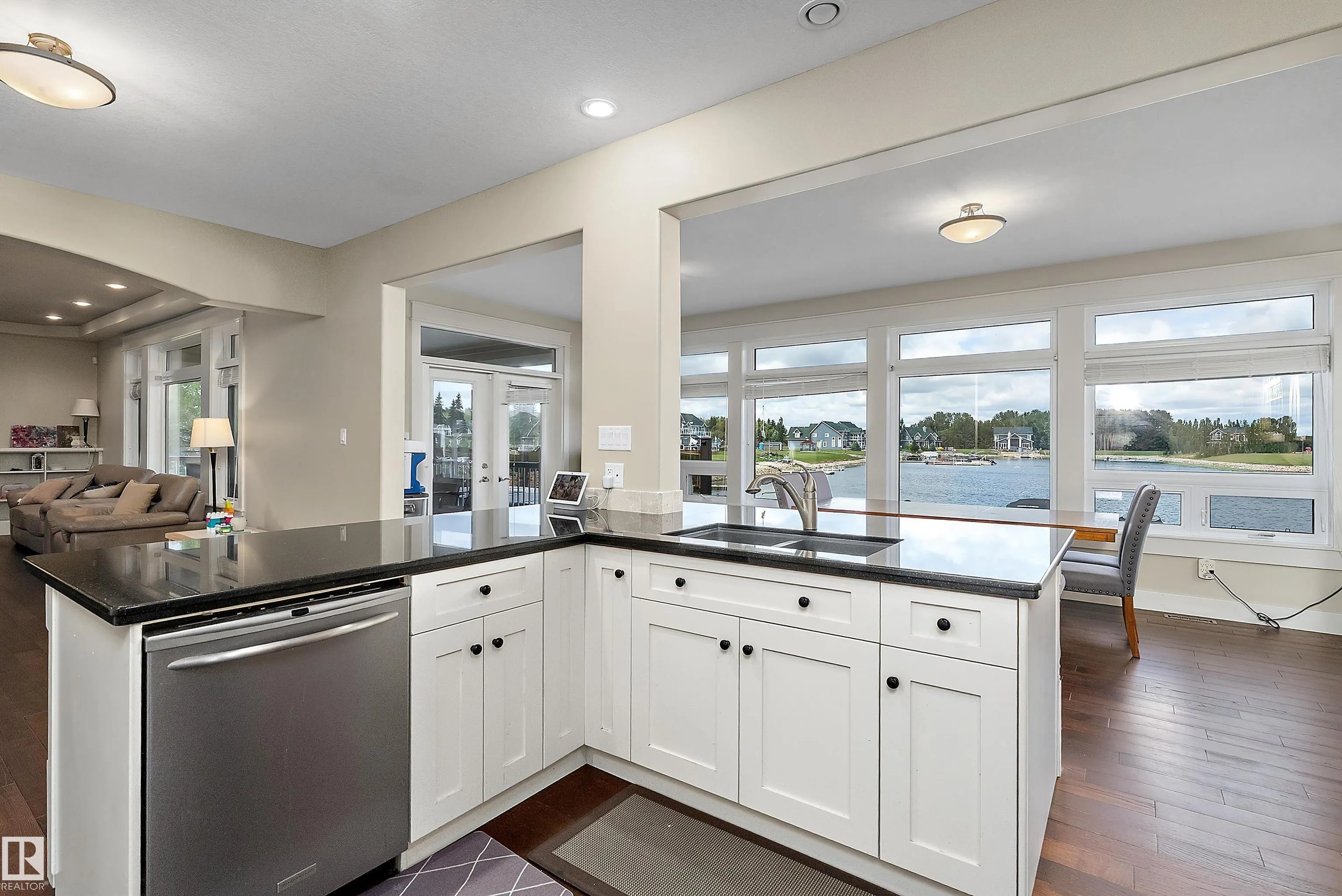 36 Sunset Harbour