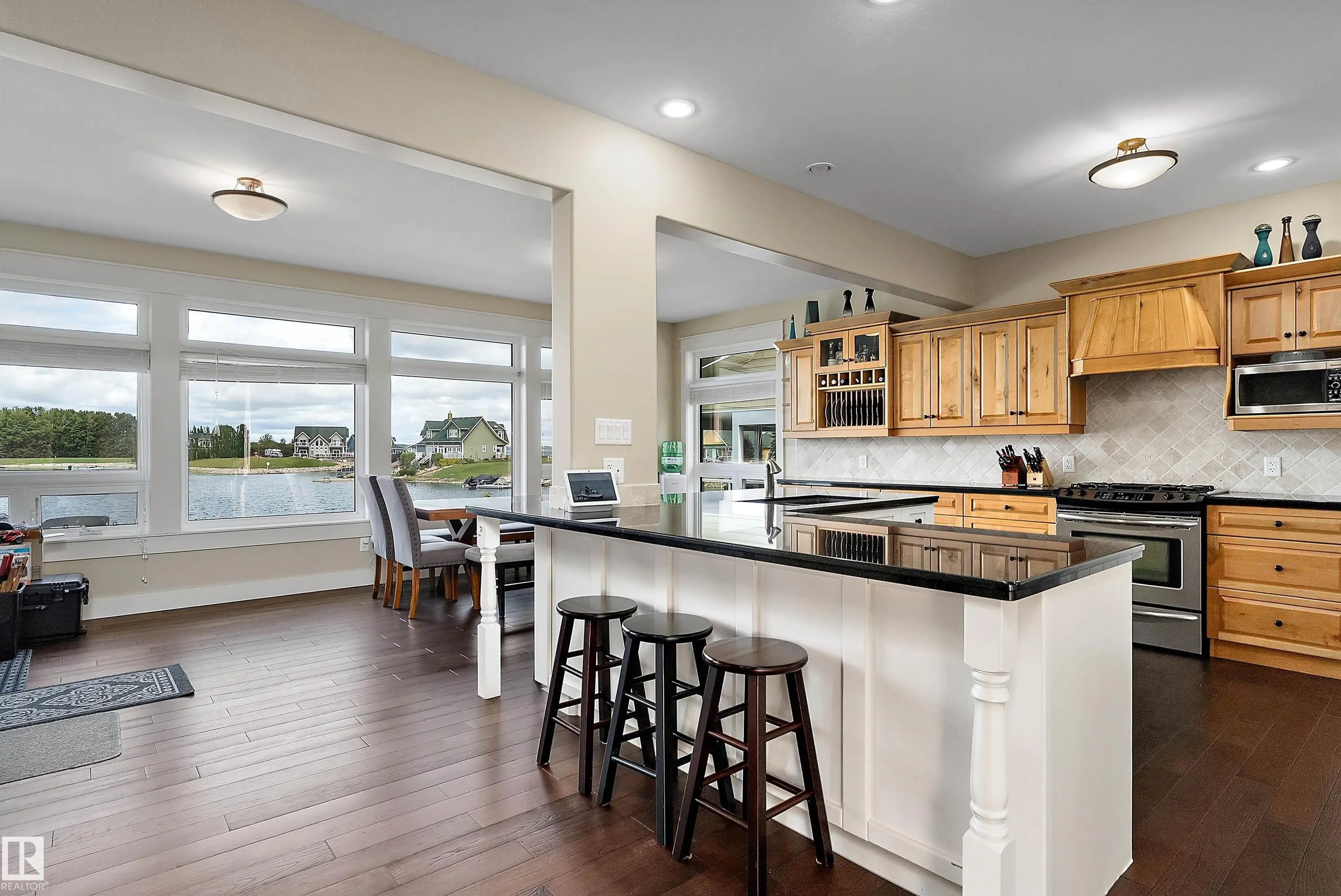 36 Sunset Harbour