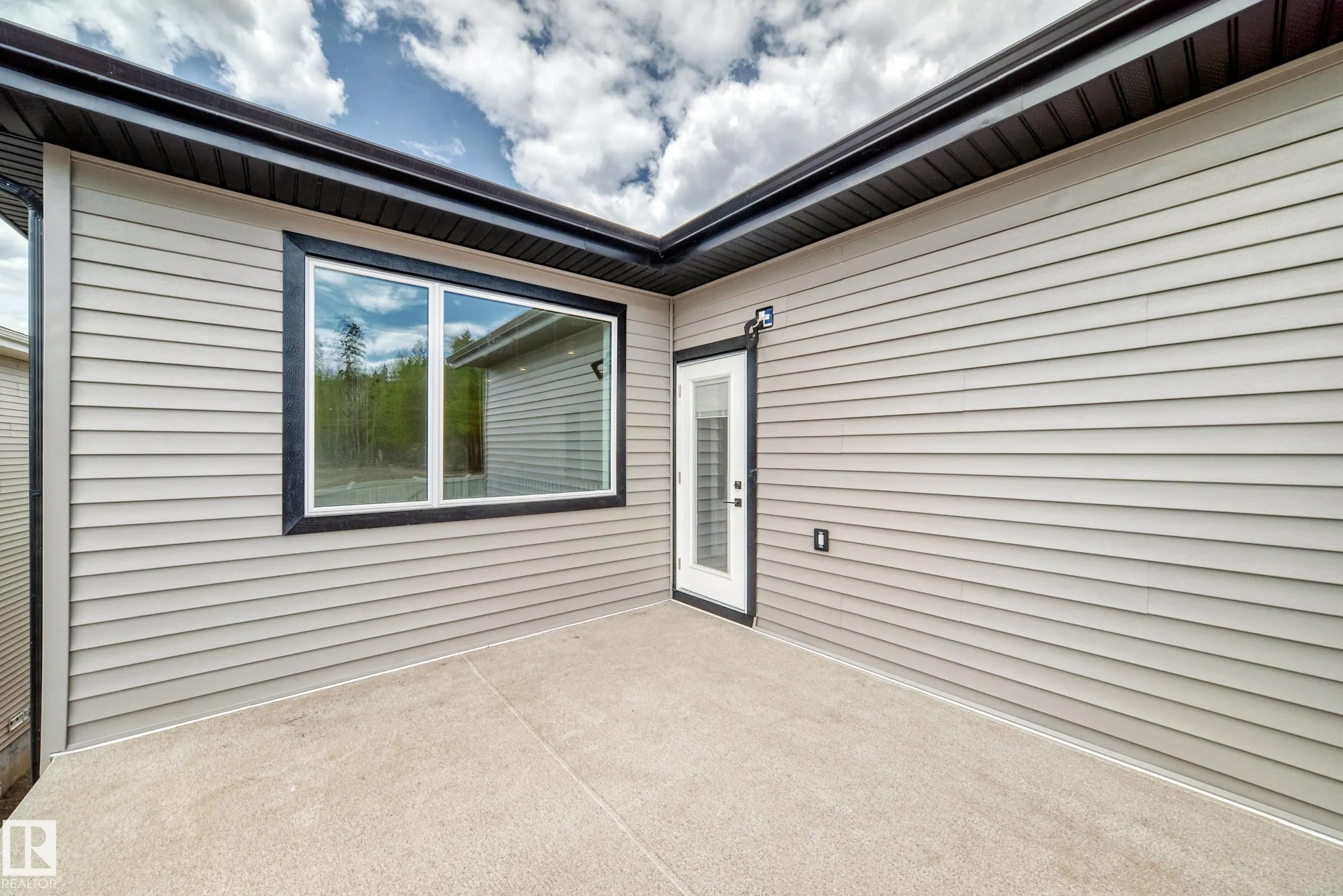 47 MEADOWGROVE Lane
