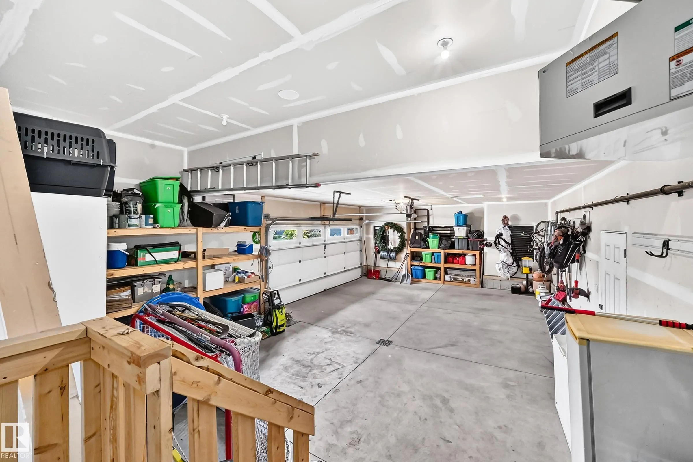 3704 WESTCLIFF Way
