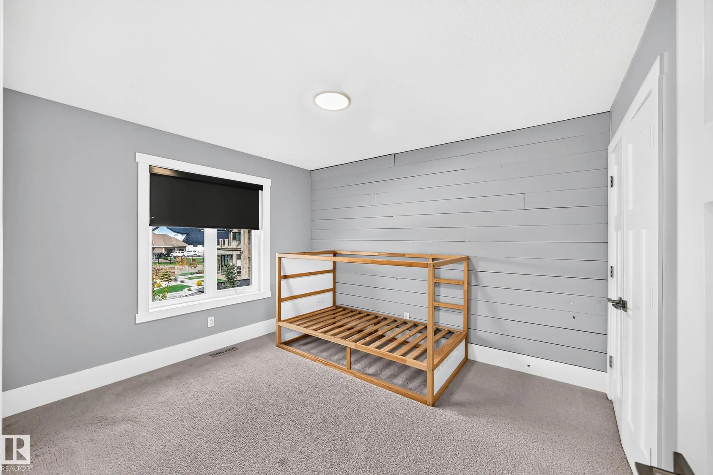 3704 WESTCLIFF Way