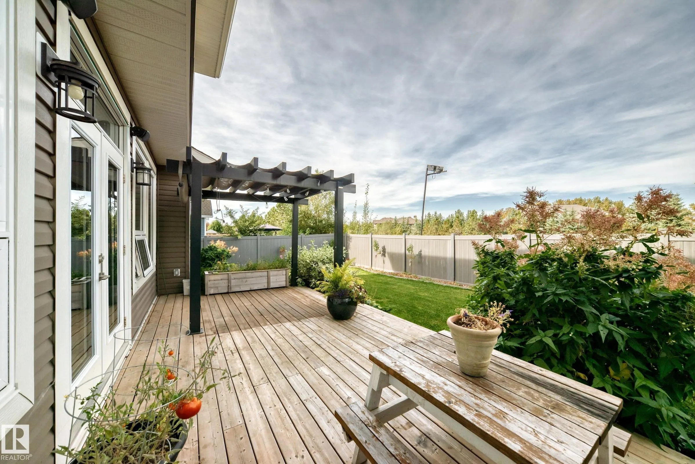 3704 WESTCLIFF Way