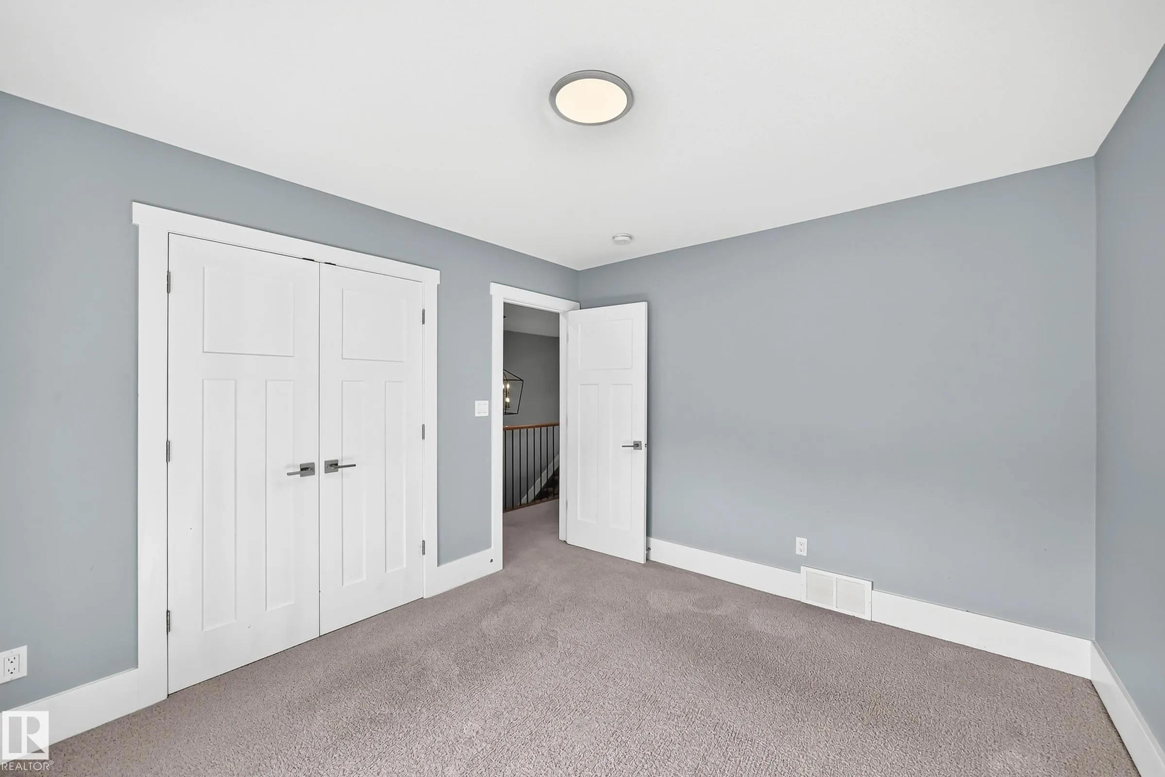 3704 WESTCLIFF Way