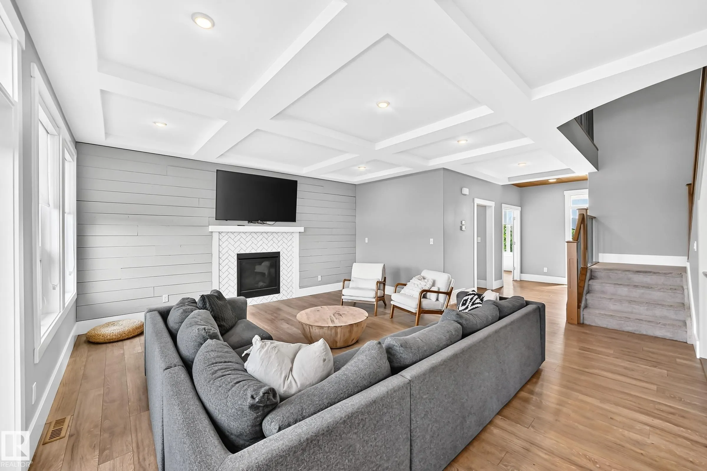 3704 WESTCLIFF Way