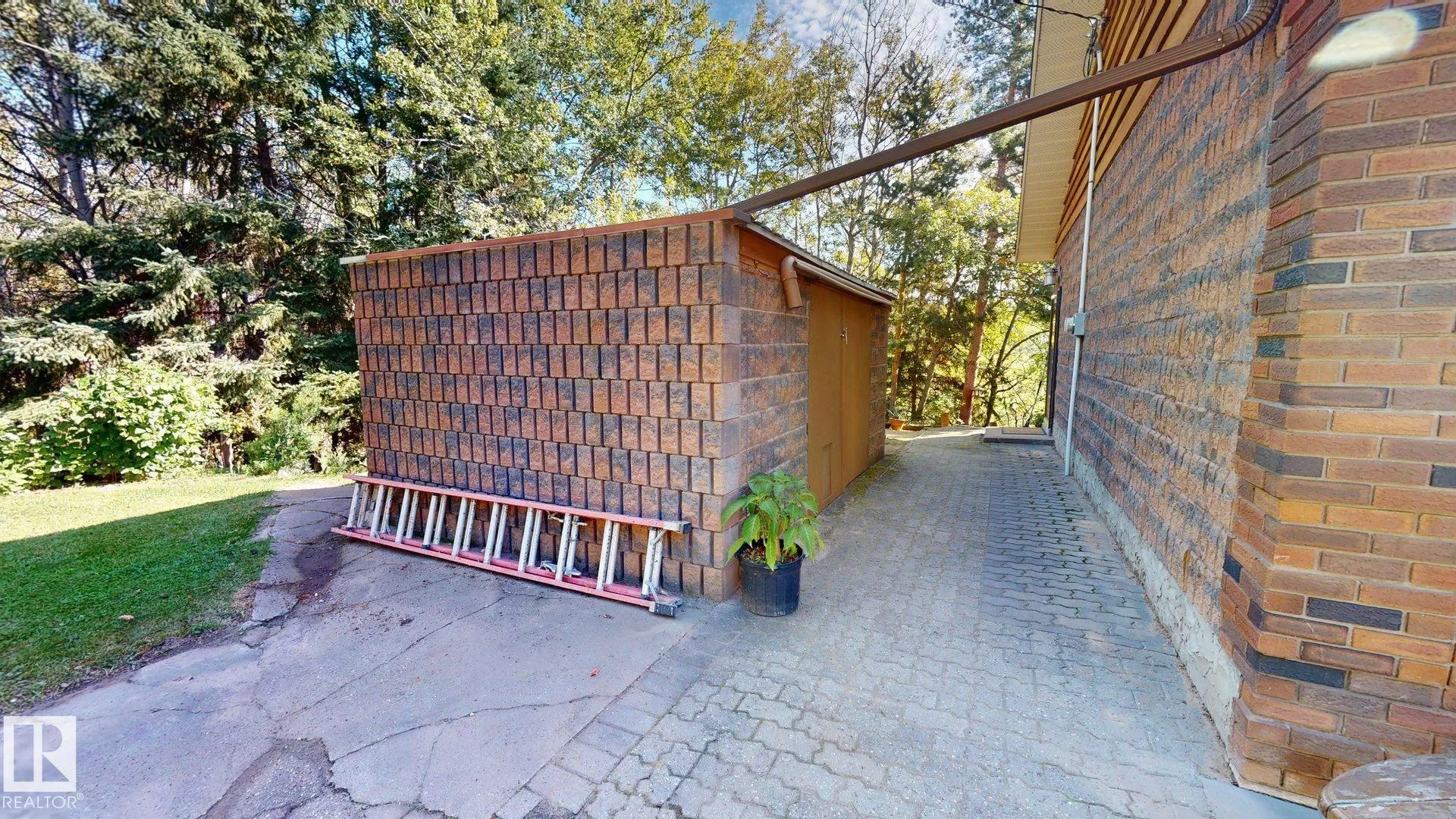 55312 RGE ROAD 241