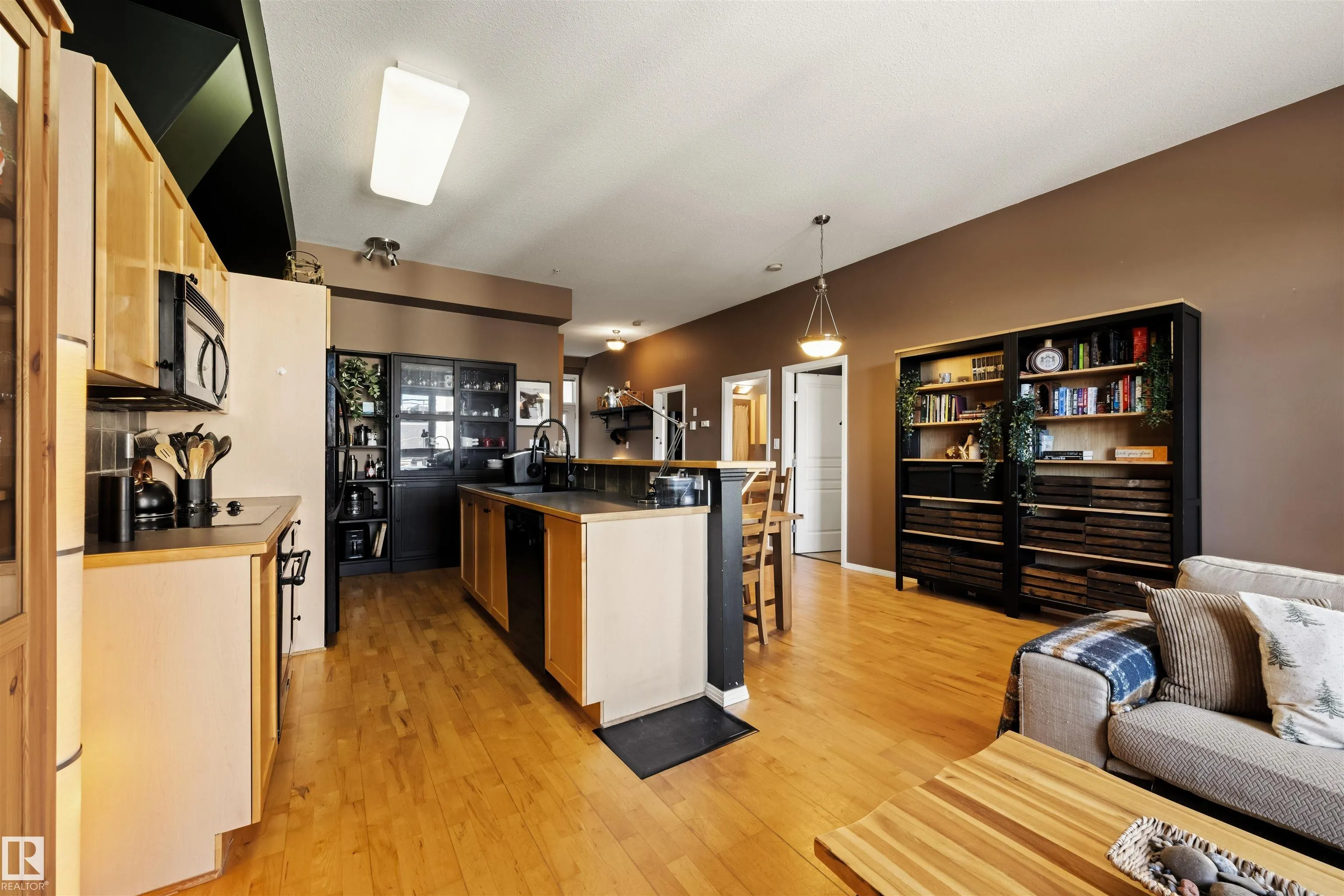 10407 122 Street