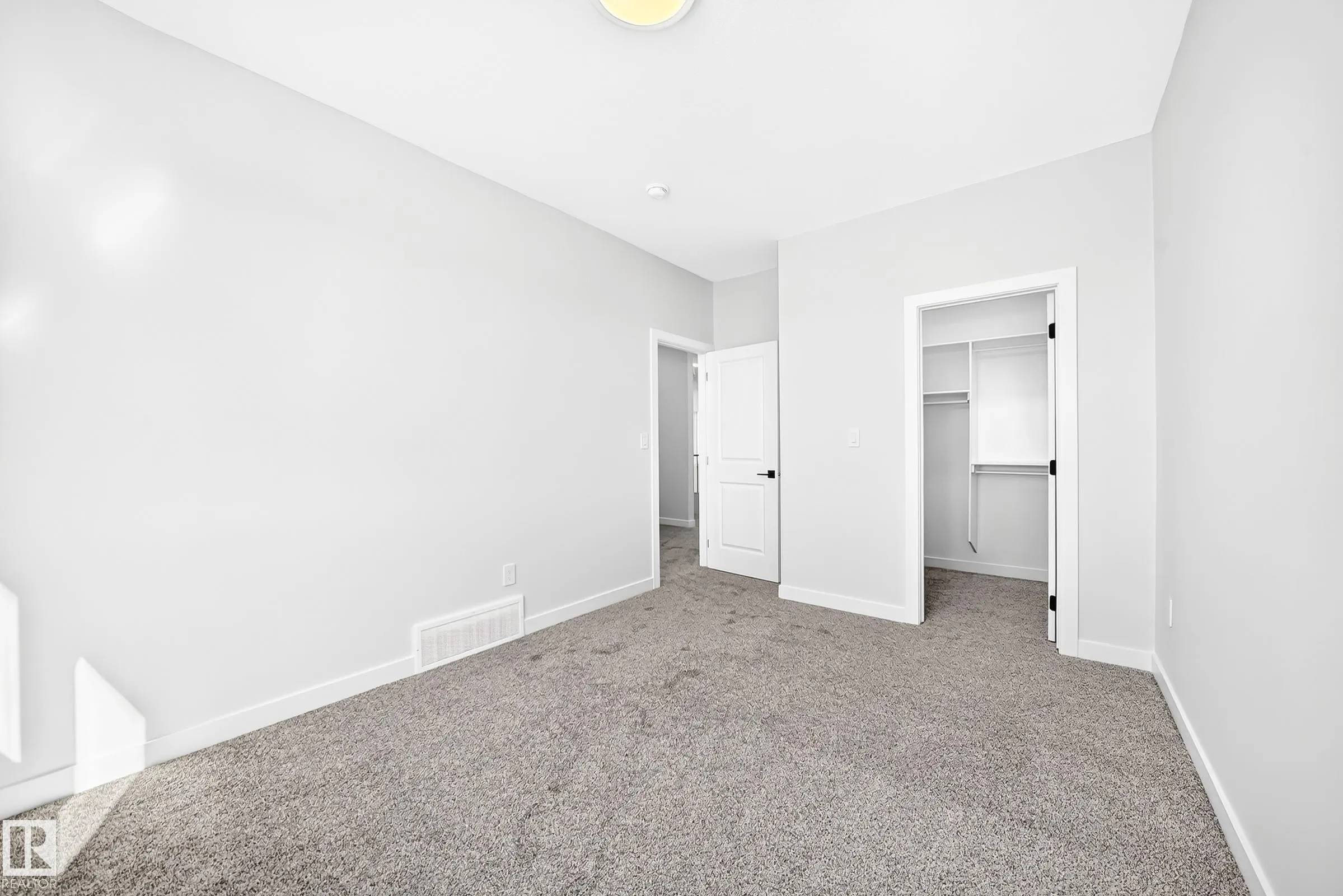 19 TUPLET Bay