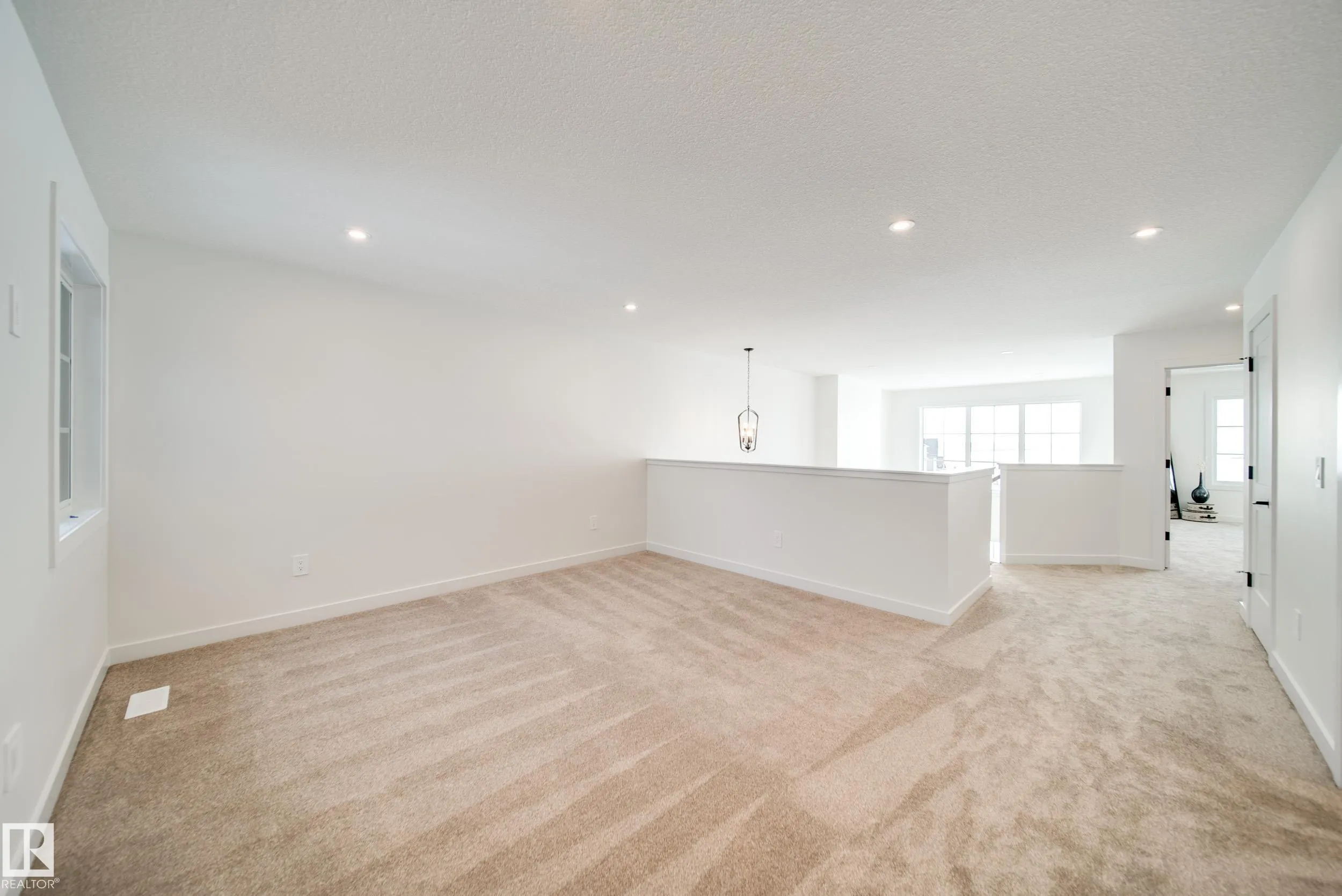 52 Clichy Close