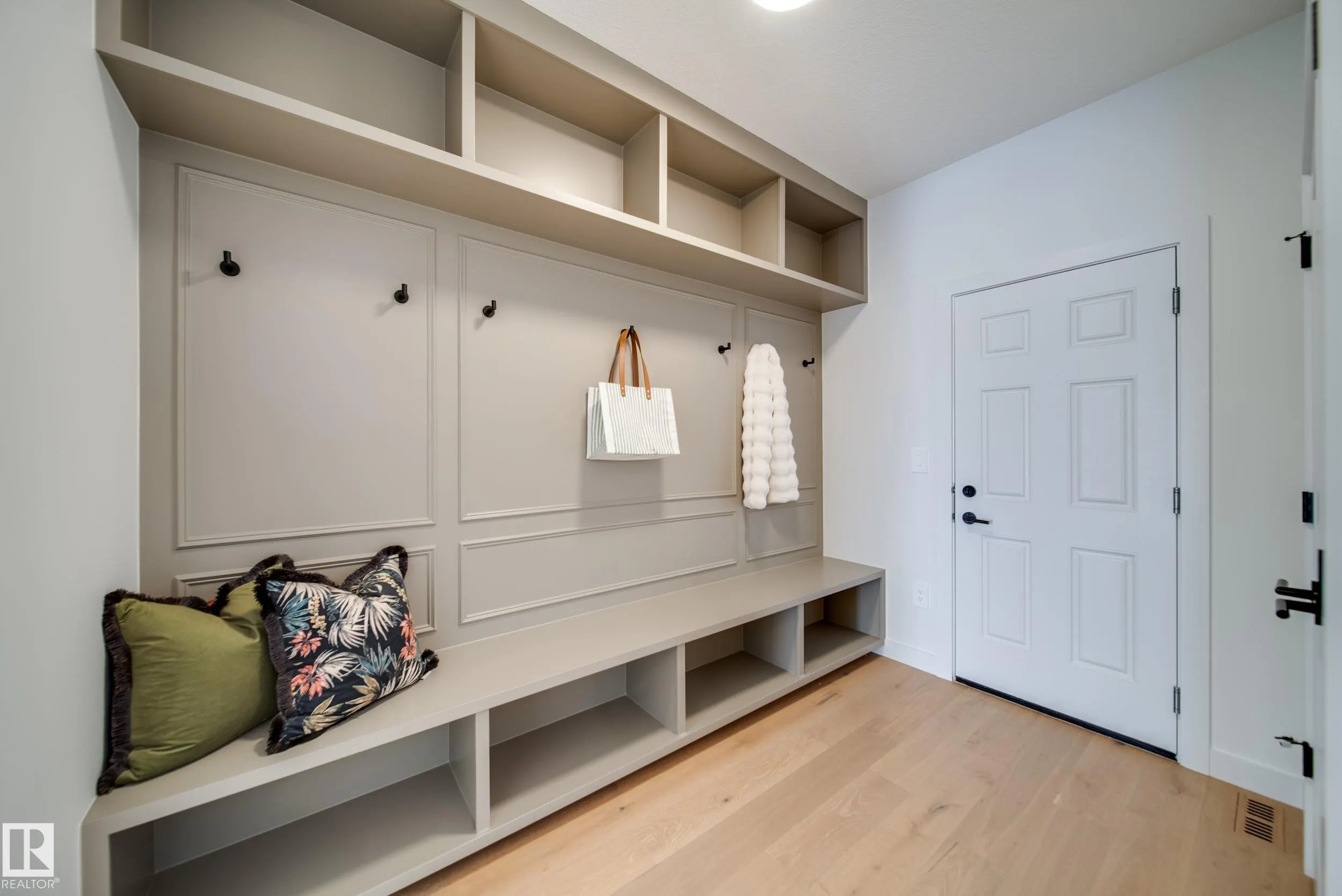 52 Clichy Close