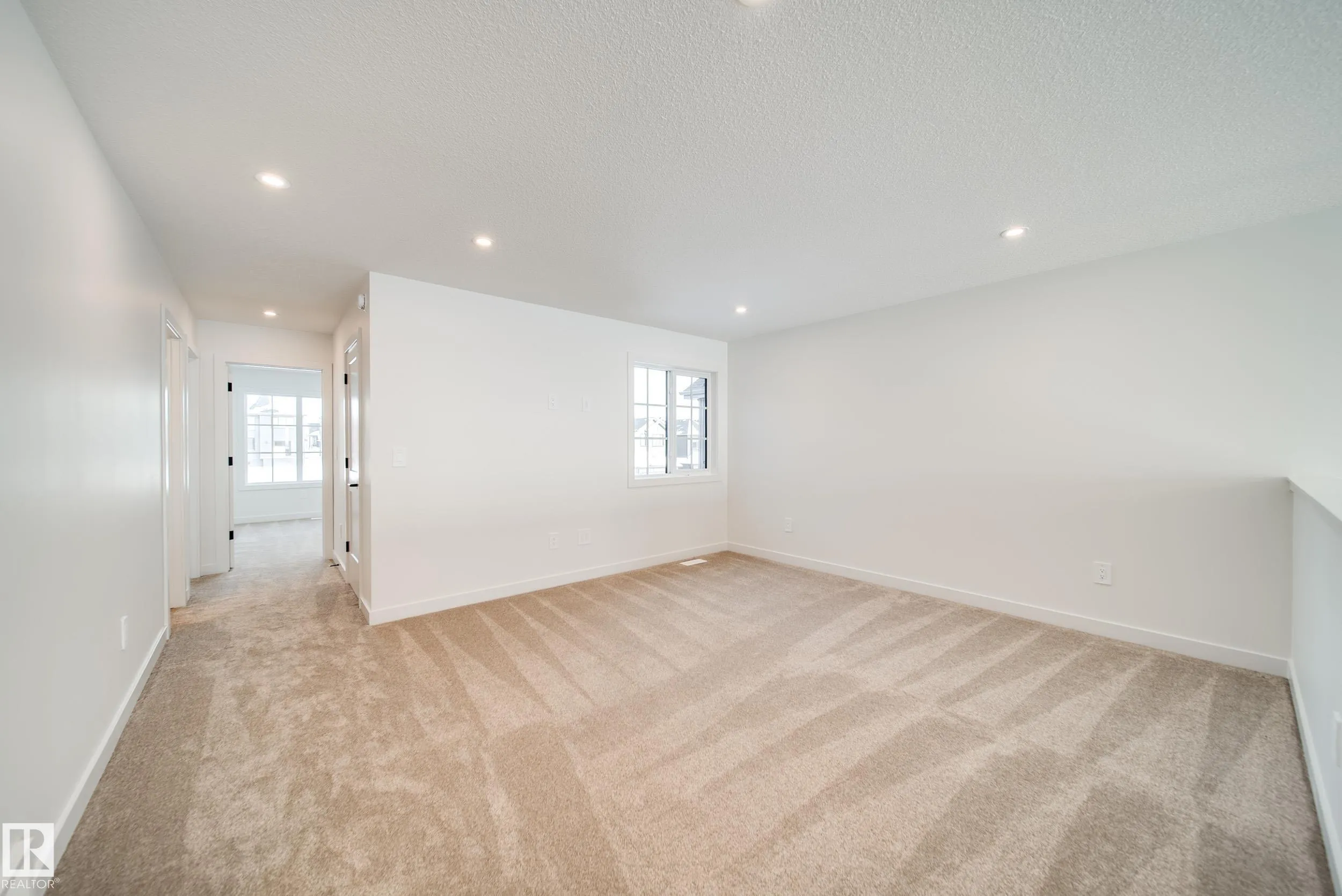 52 Clichy Close