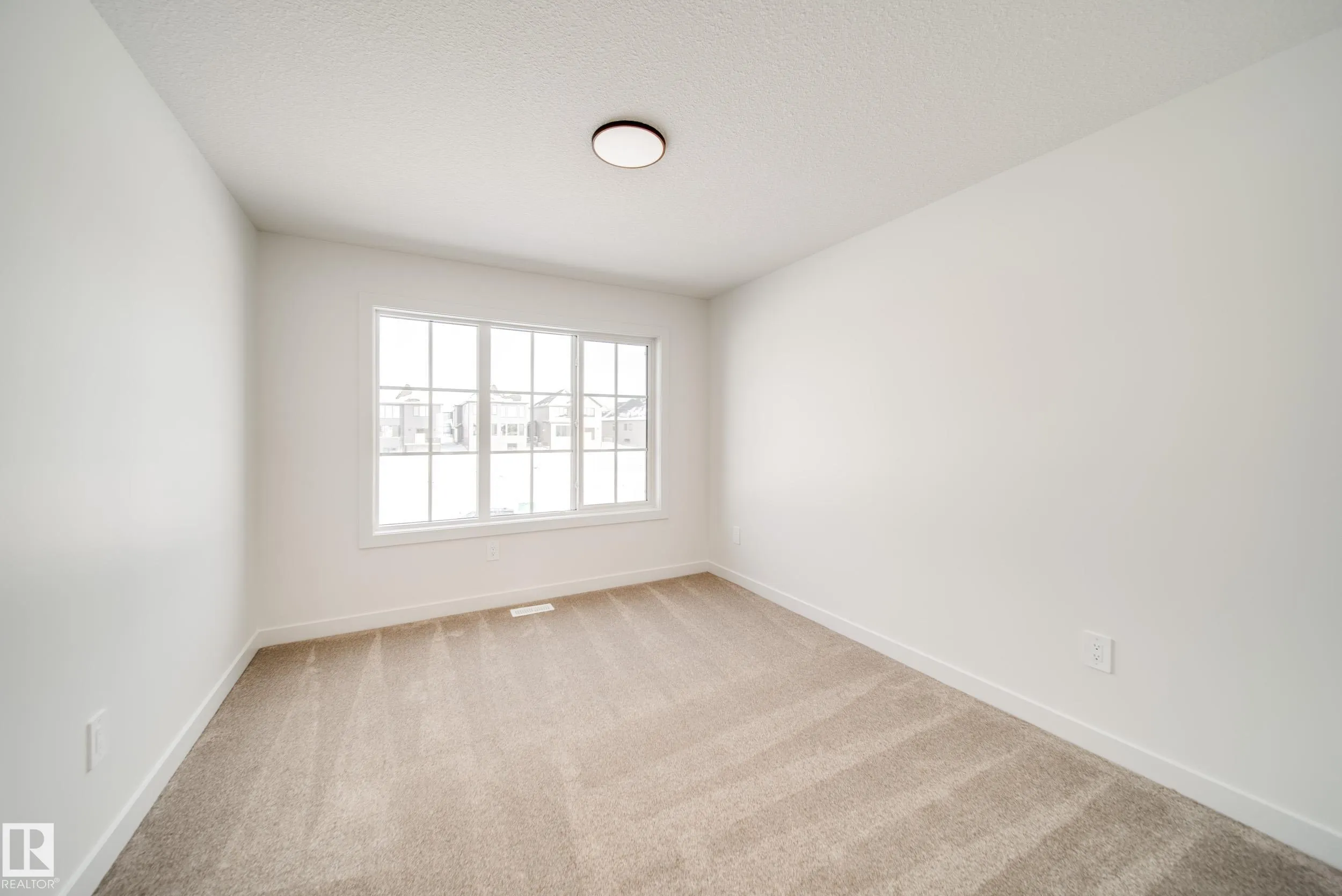 52 Clichy Close