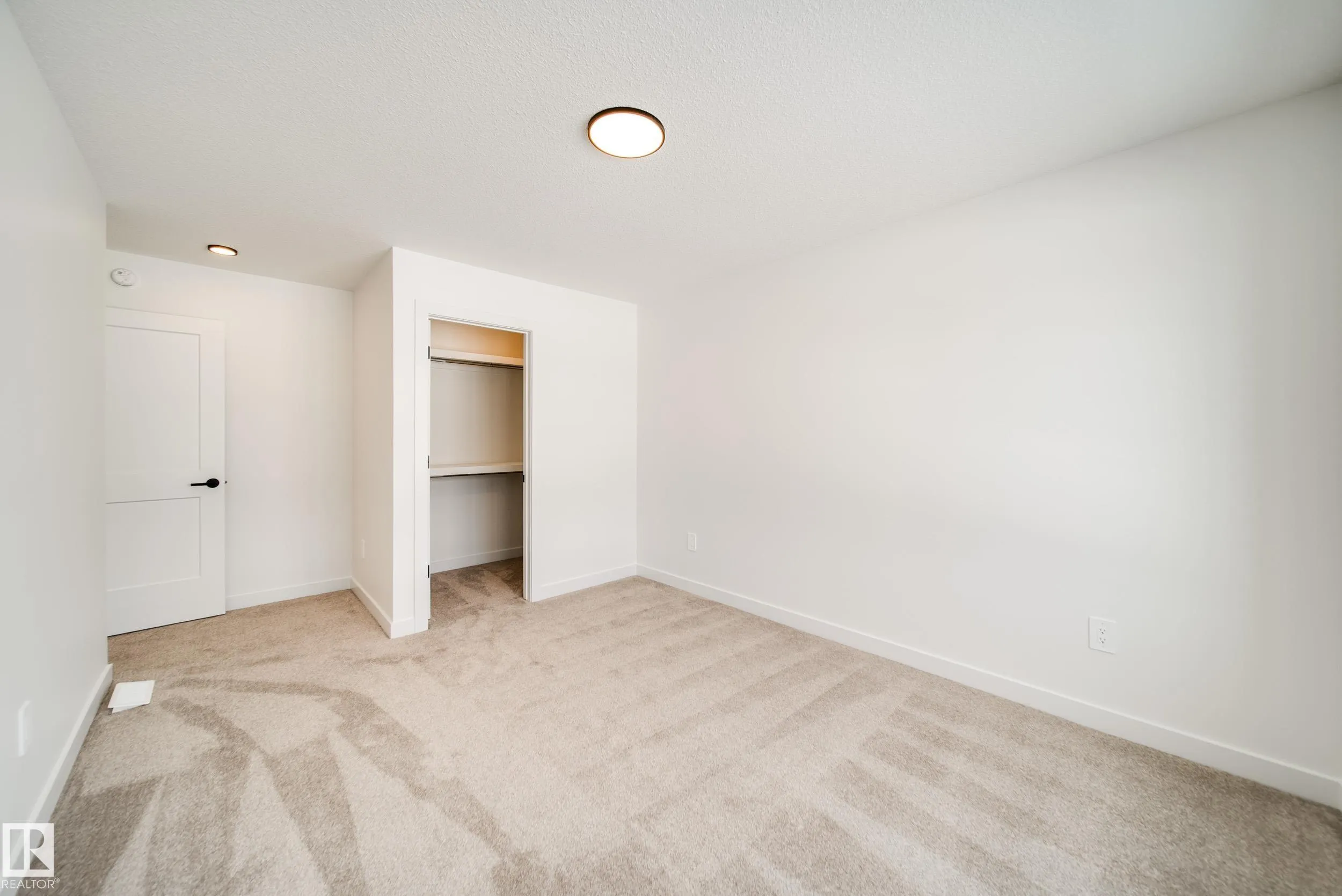 52 Clichy Close