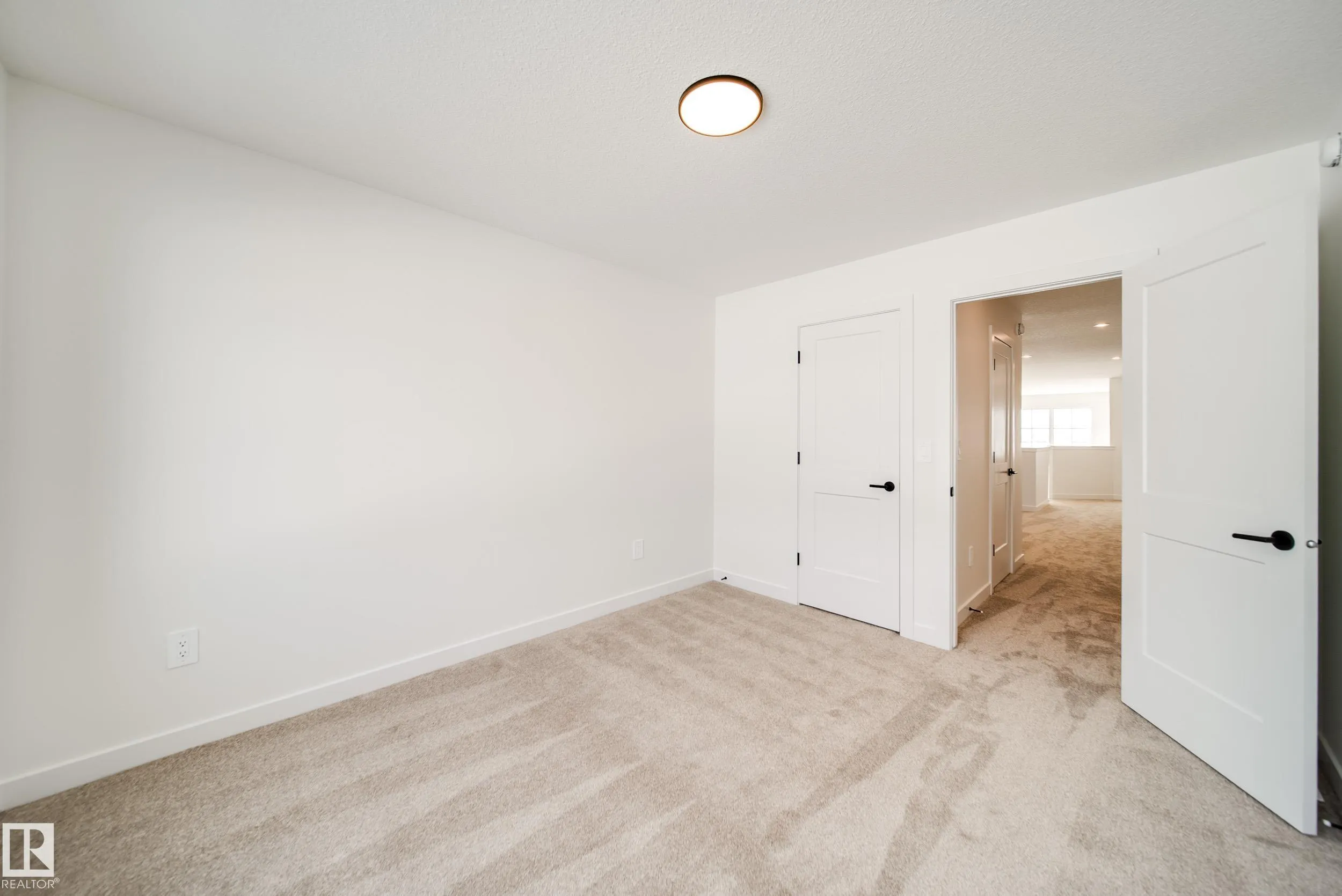 52 Clichy Close
