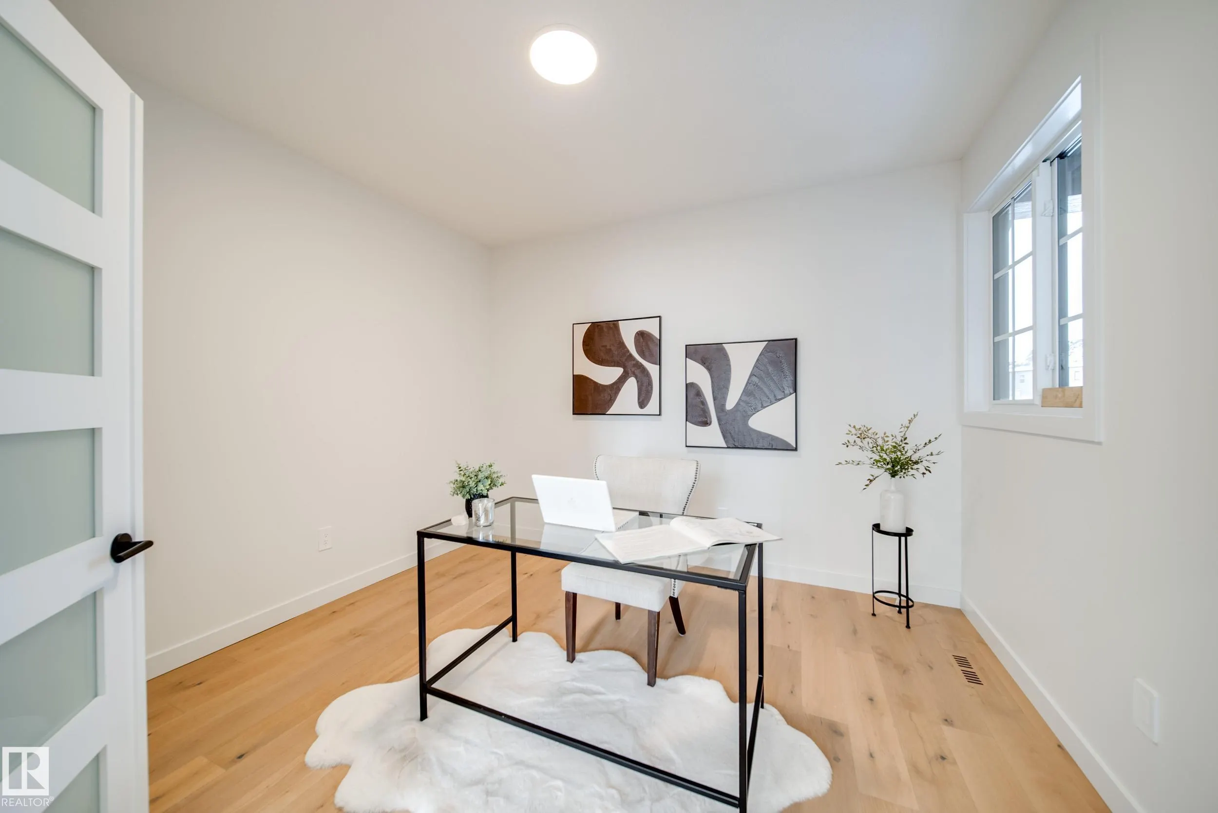 52 Clichy Close
