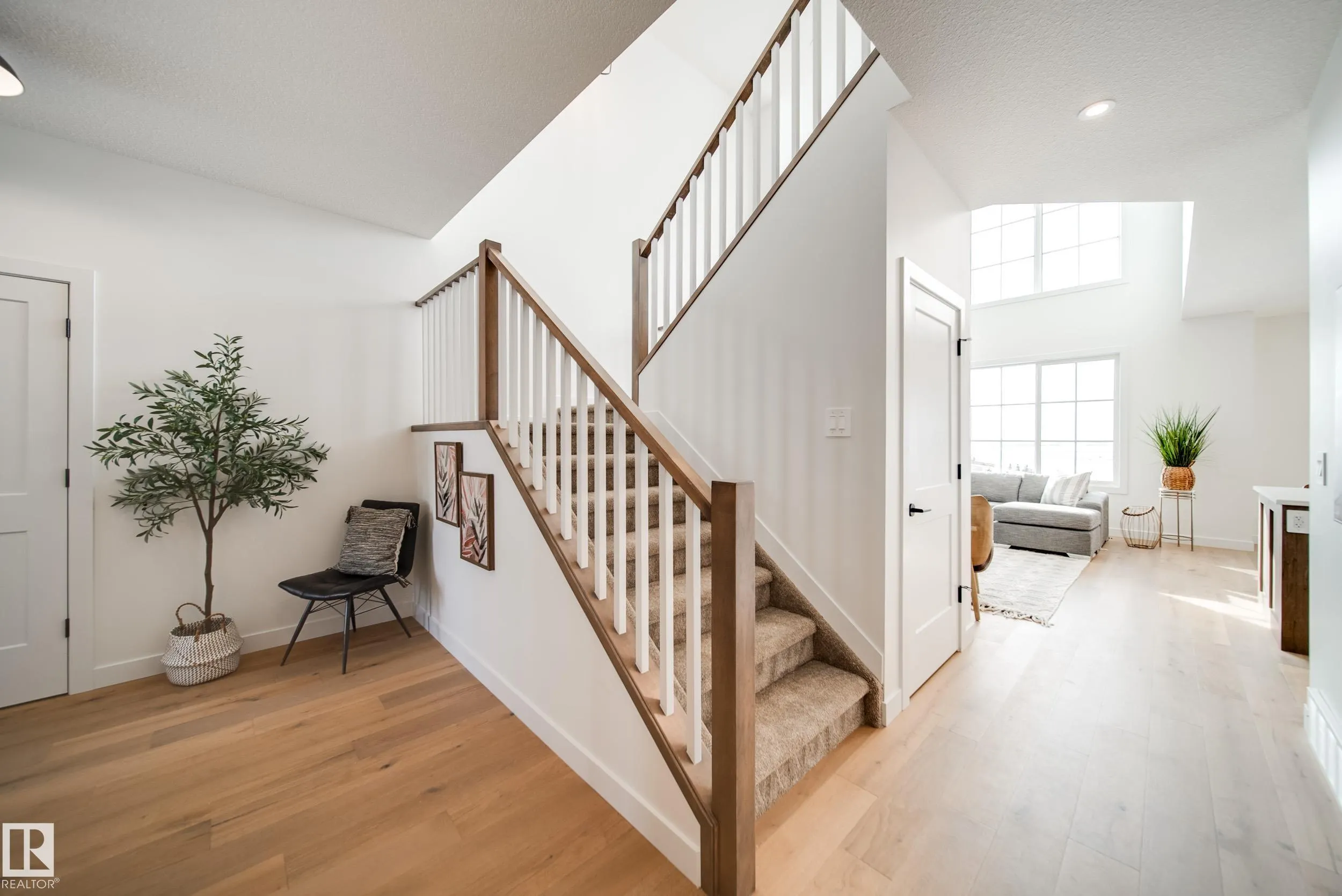 52 Clichy Close