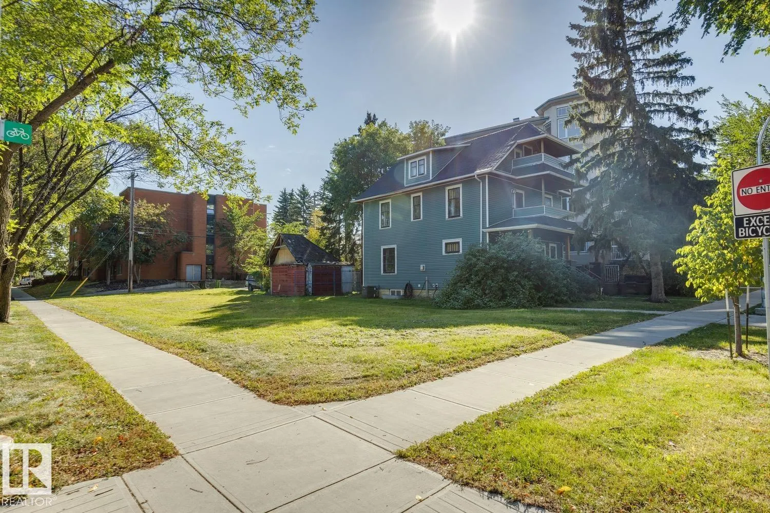 8925 100 Street