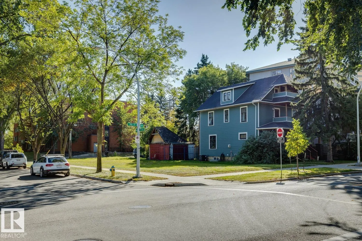 8925 100 Street