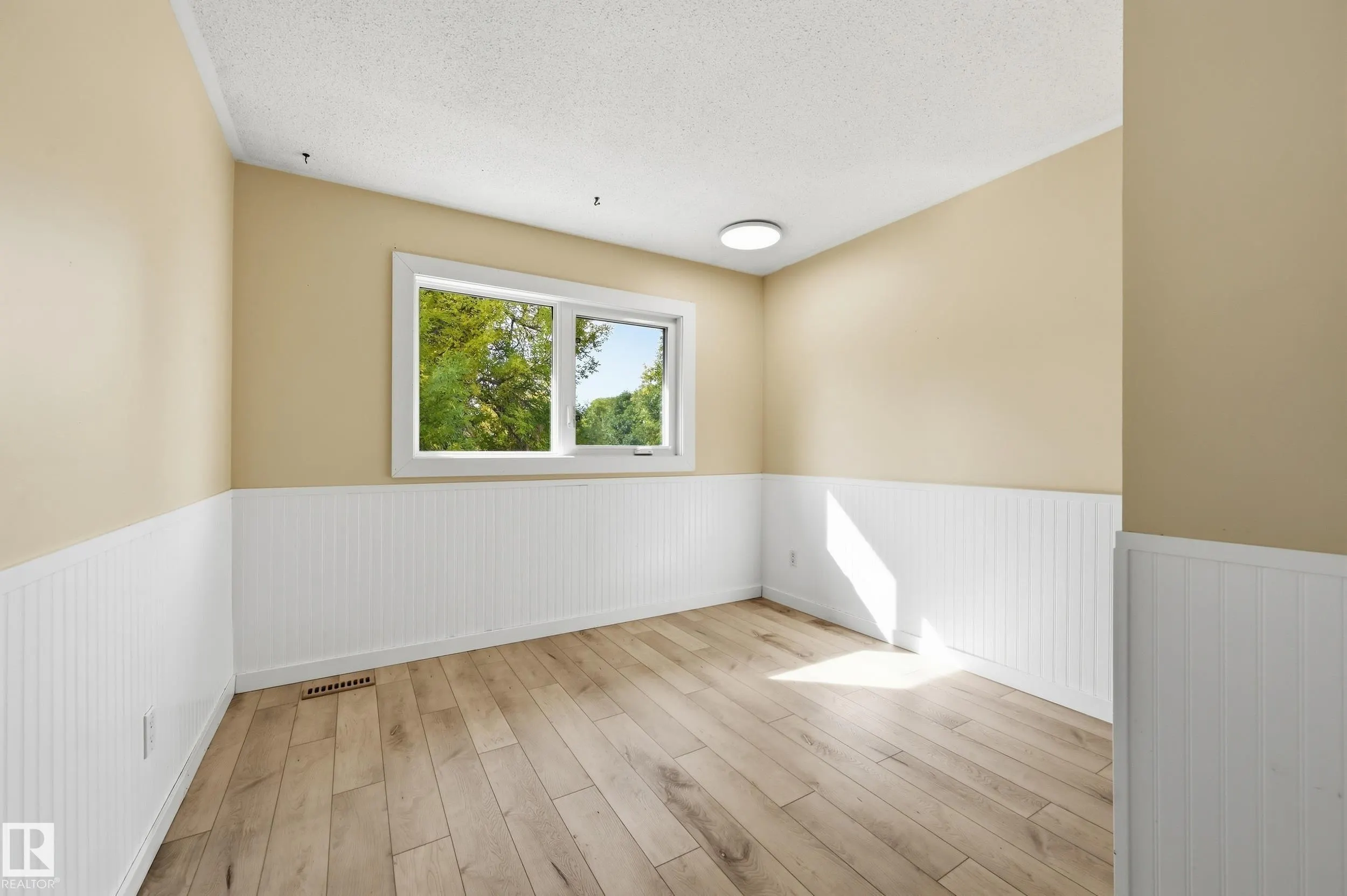 67 LAMARTINE Crescent