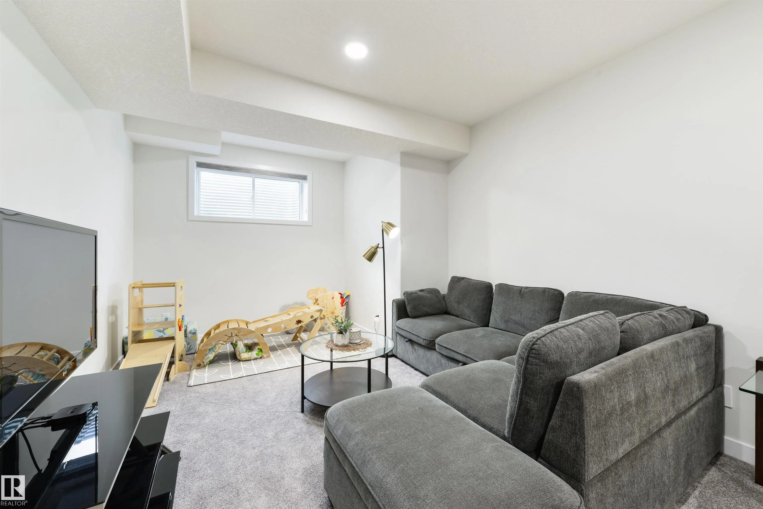 1032 BERG Place