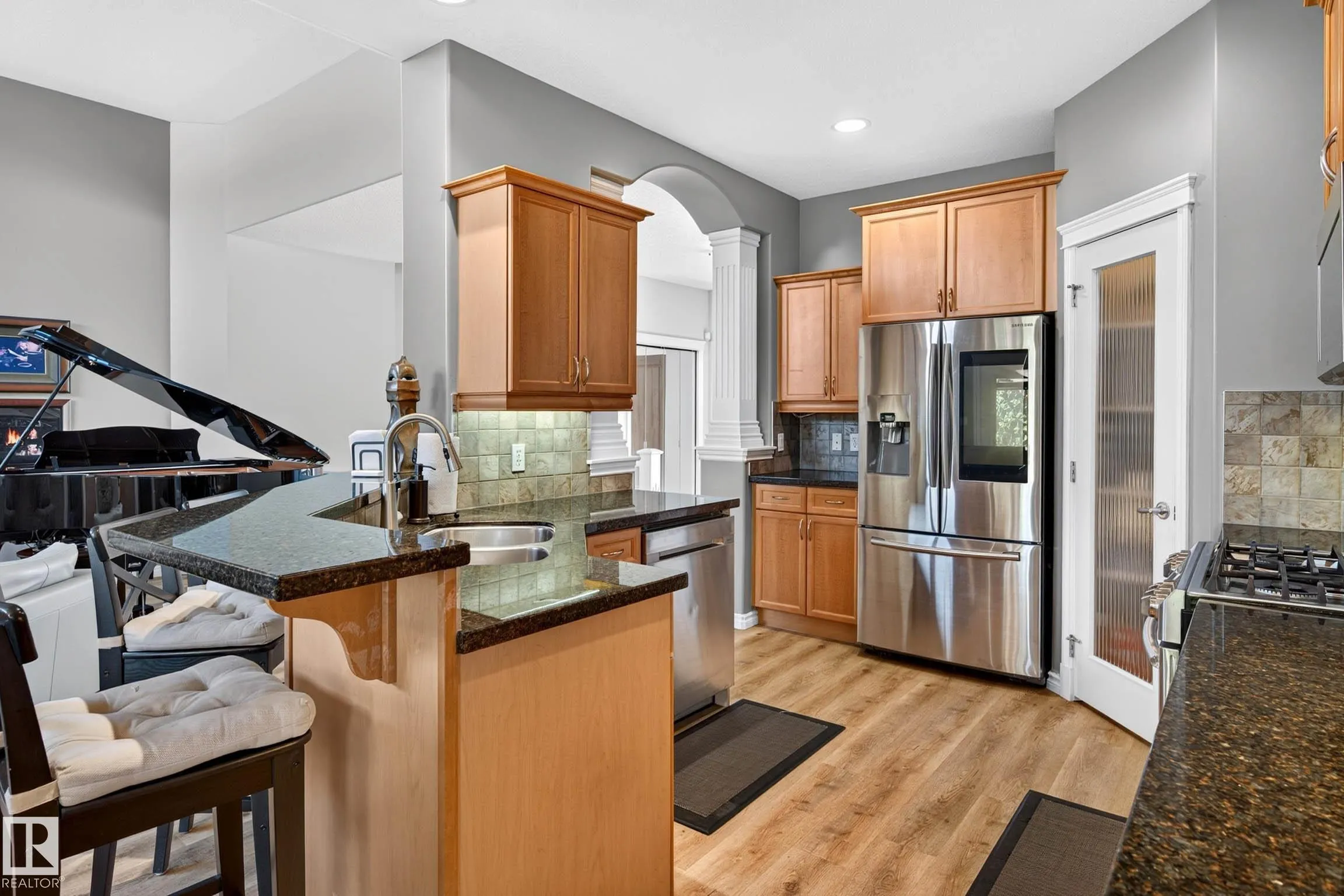 2445 Tegler Green