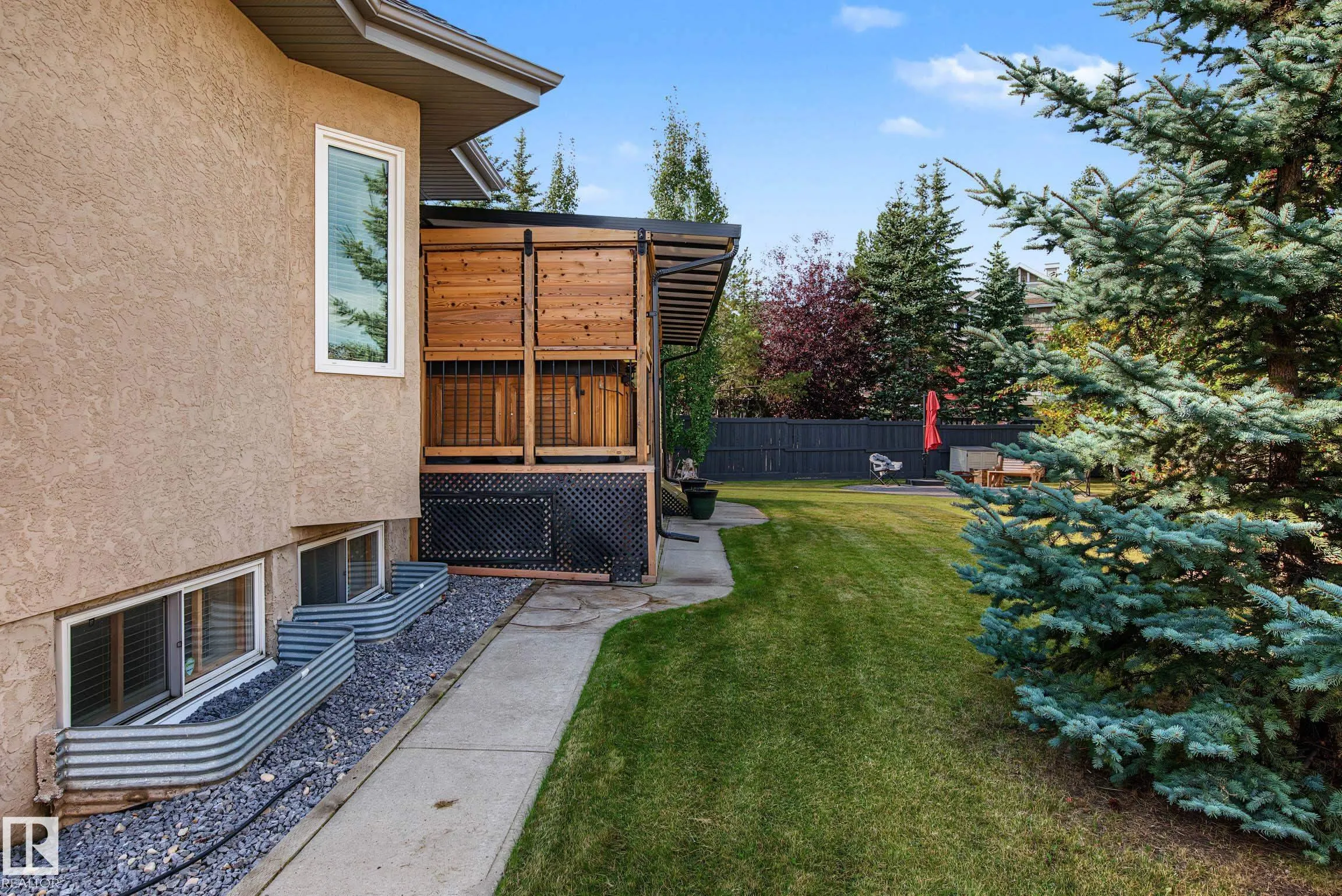 2445 Tegler Green