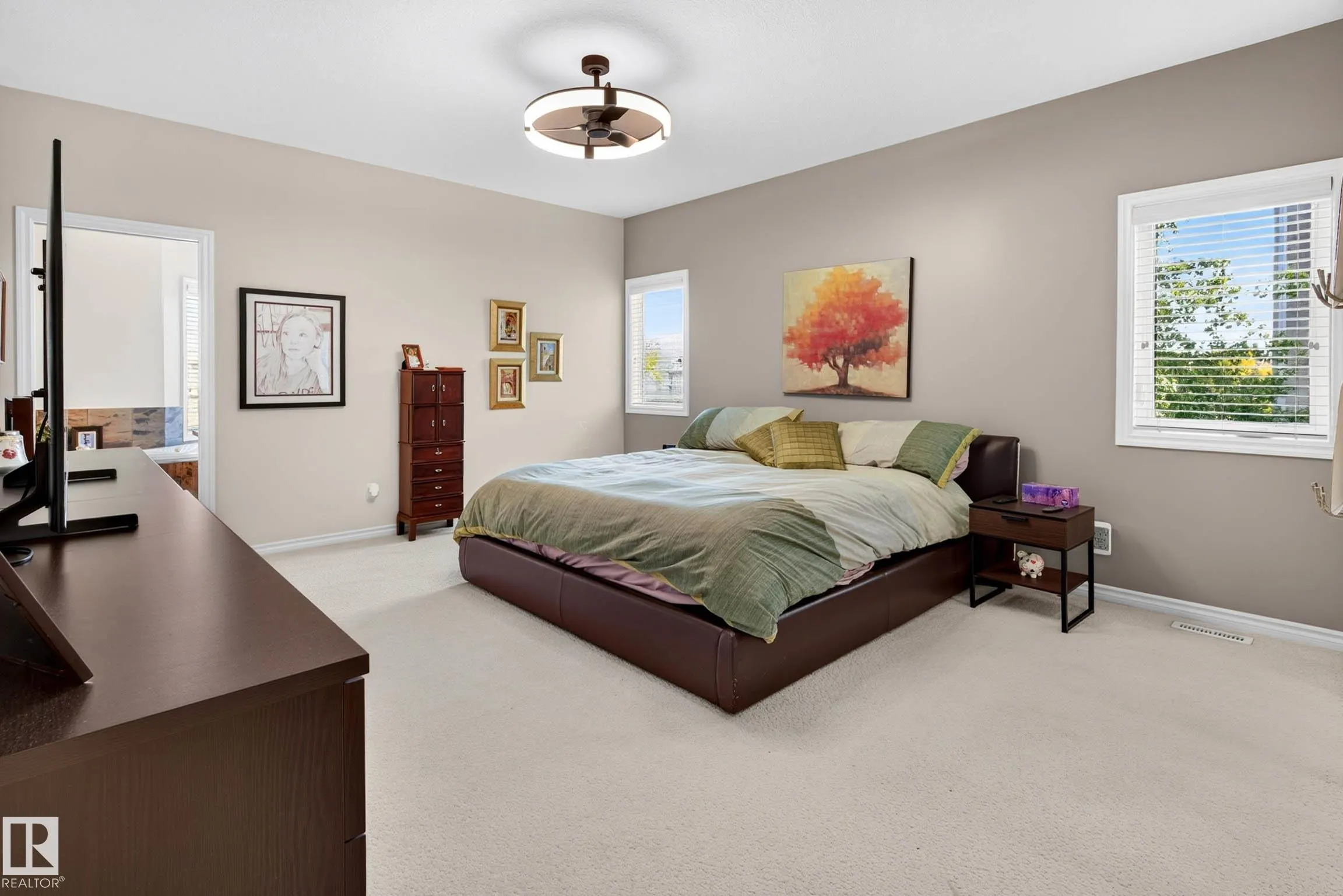 2445 Tegler Green