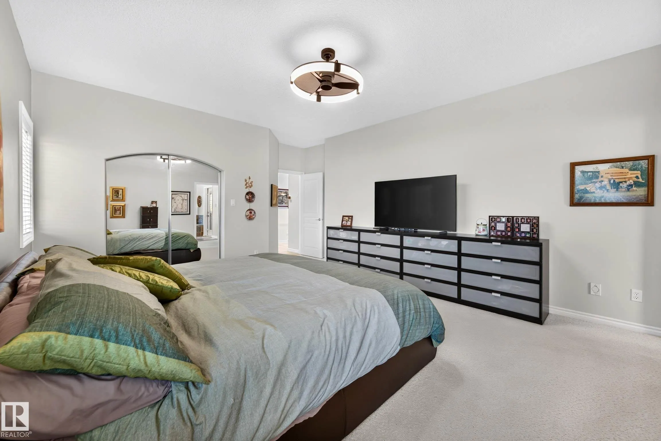 2445 Tegler Green