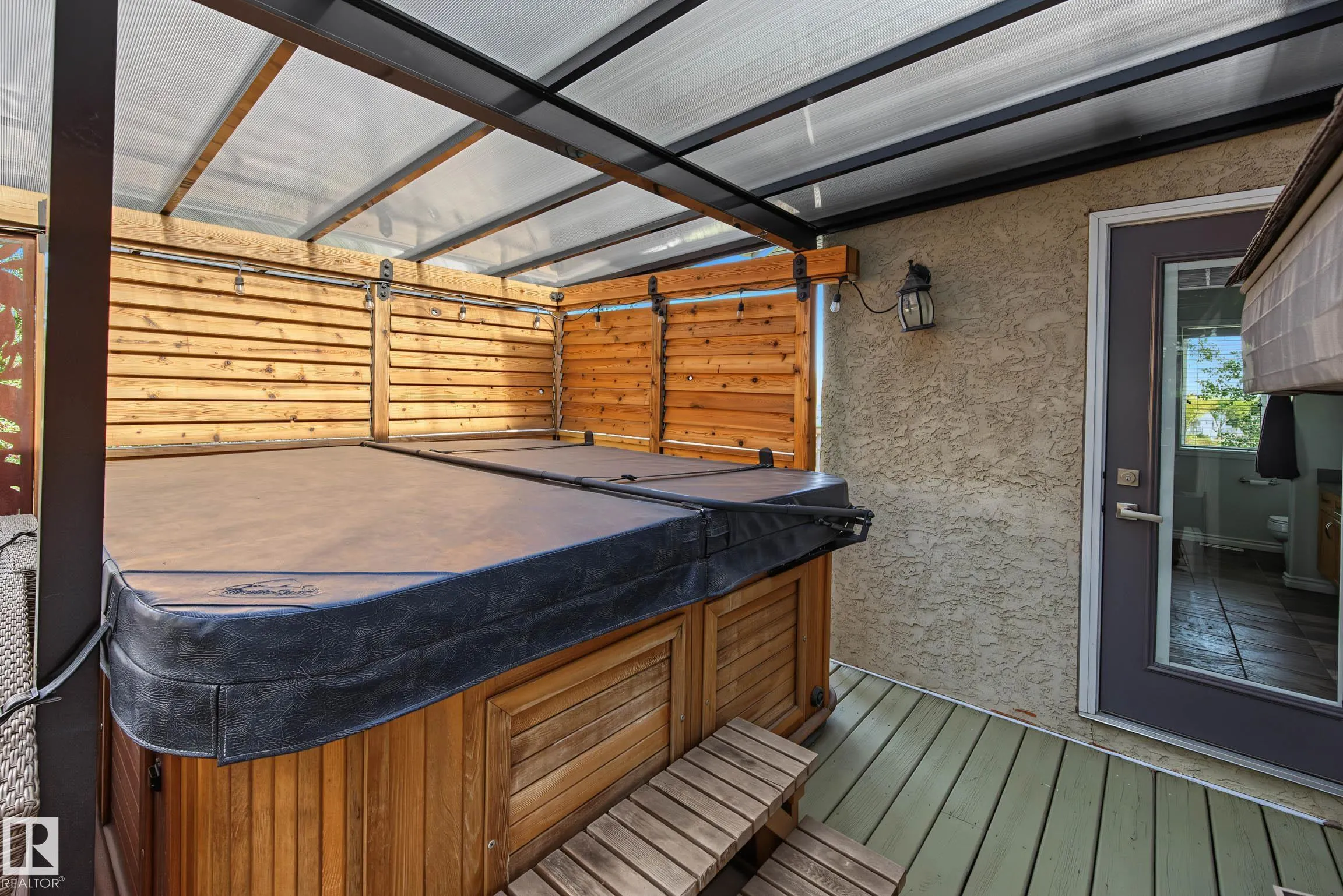 2445 Tegler Green