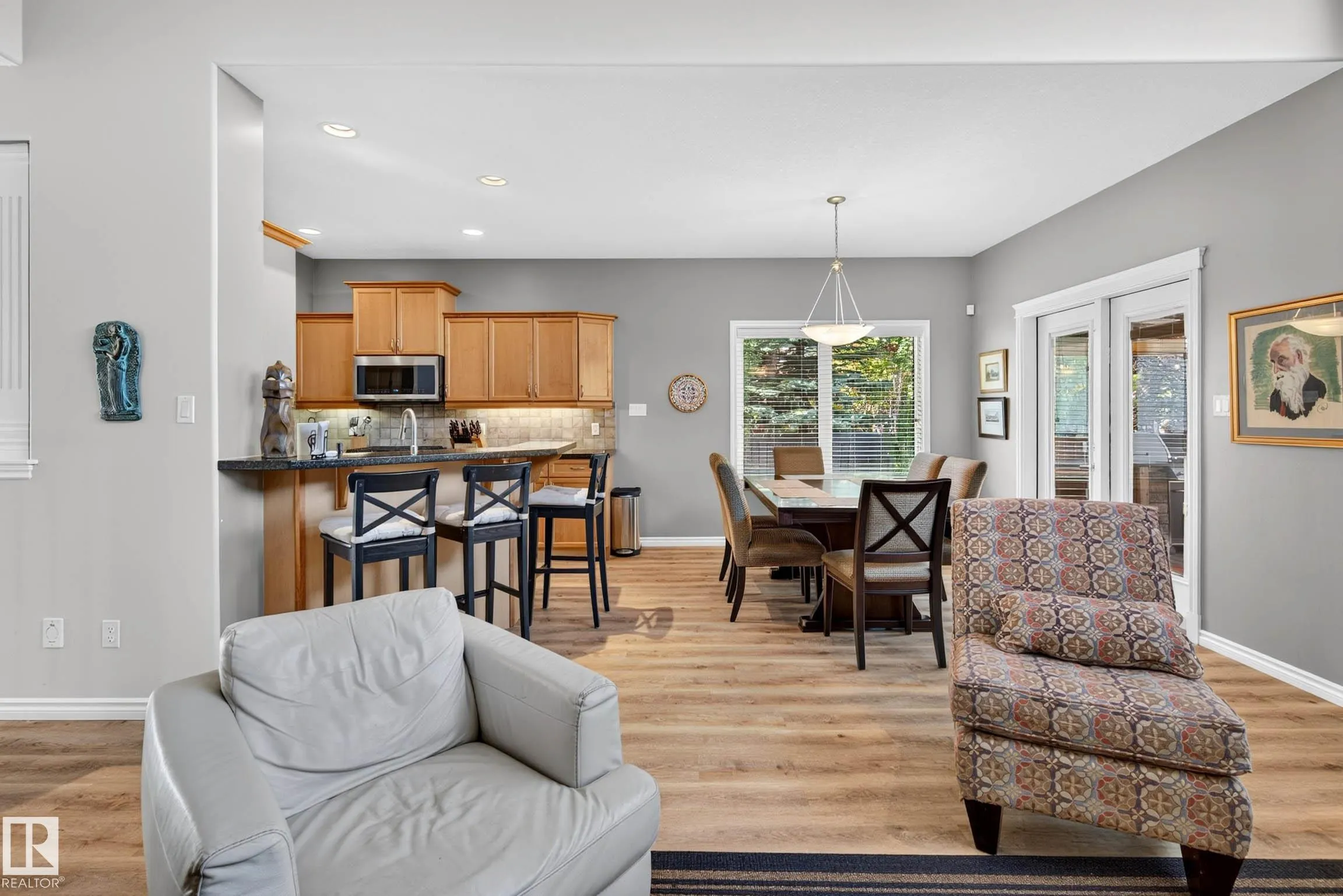 2445 Tegler Green