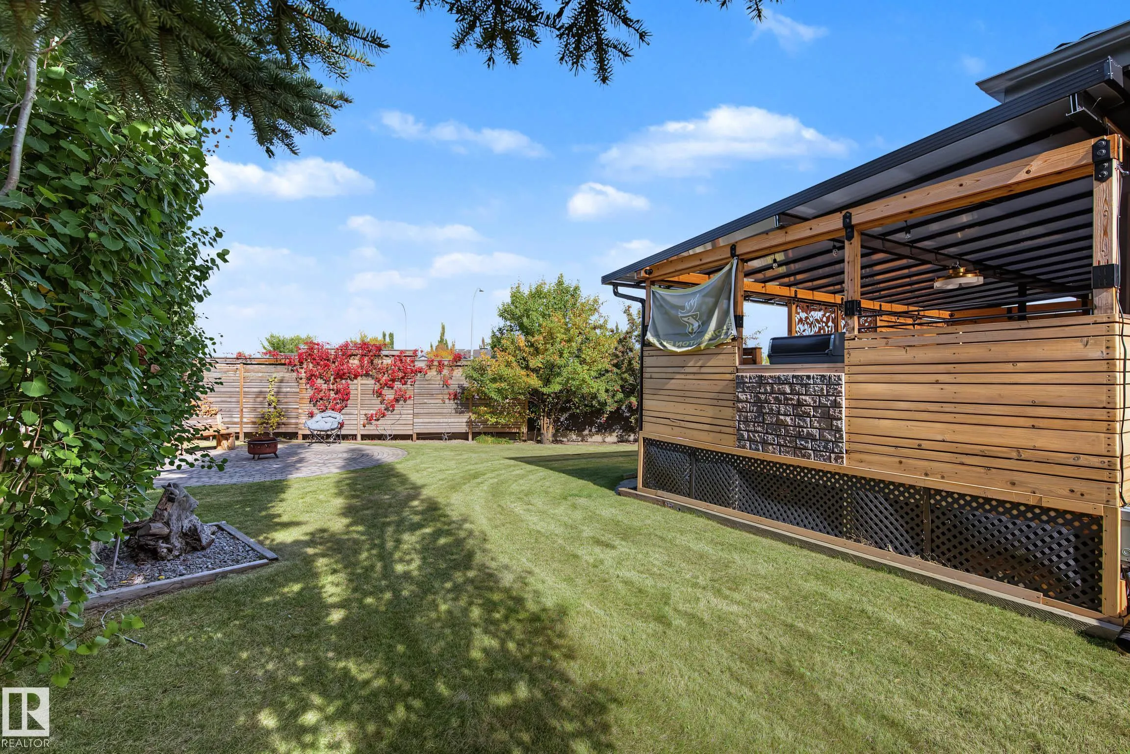 2445 Tegler Green