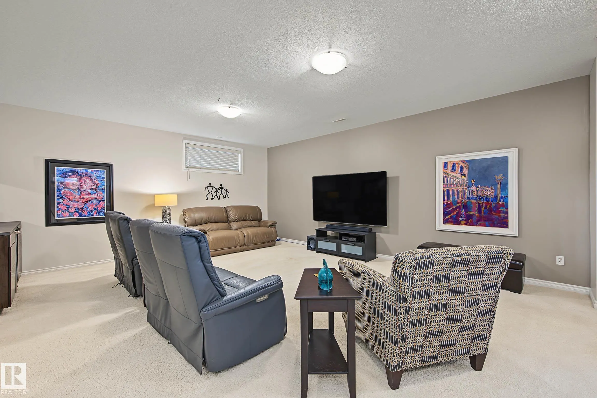 2445 Tegler Green