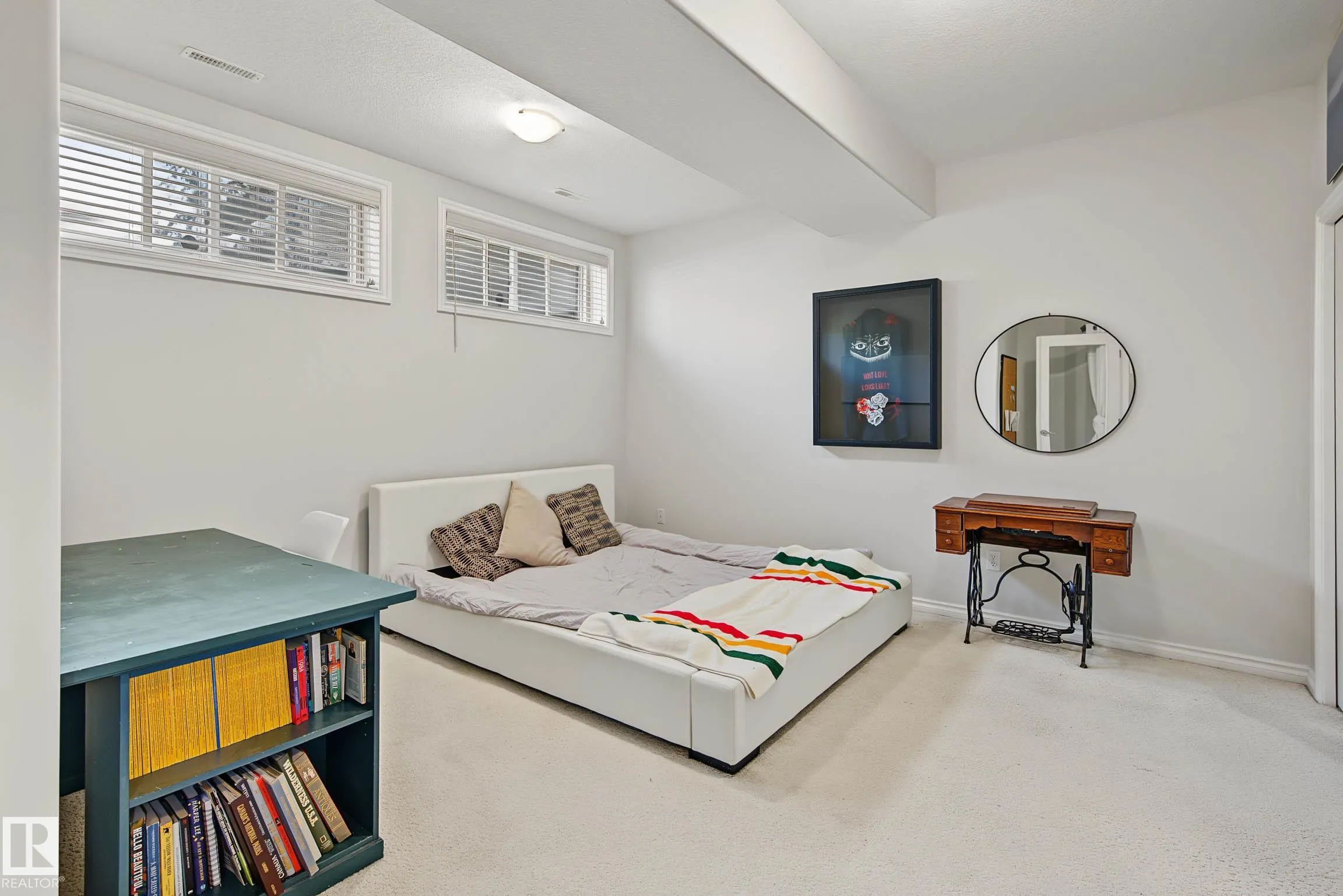 2445 Tegler Green