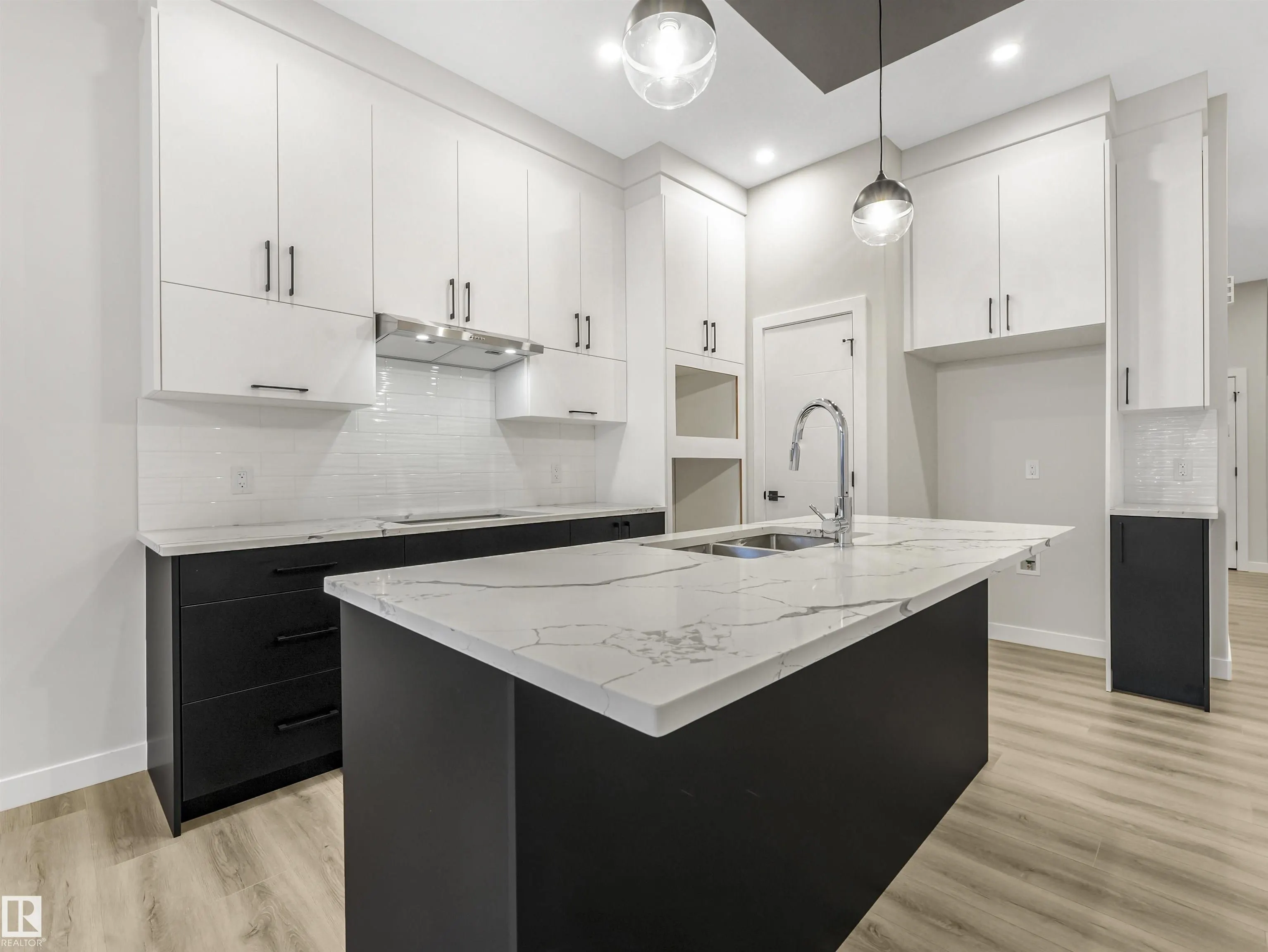 36 DALQUIST BAY