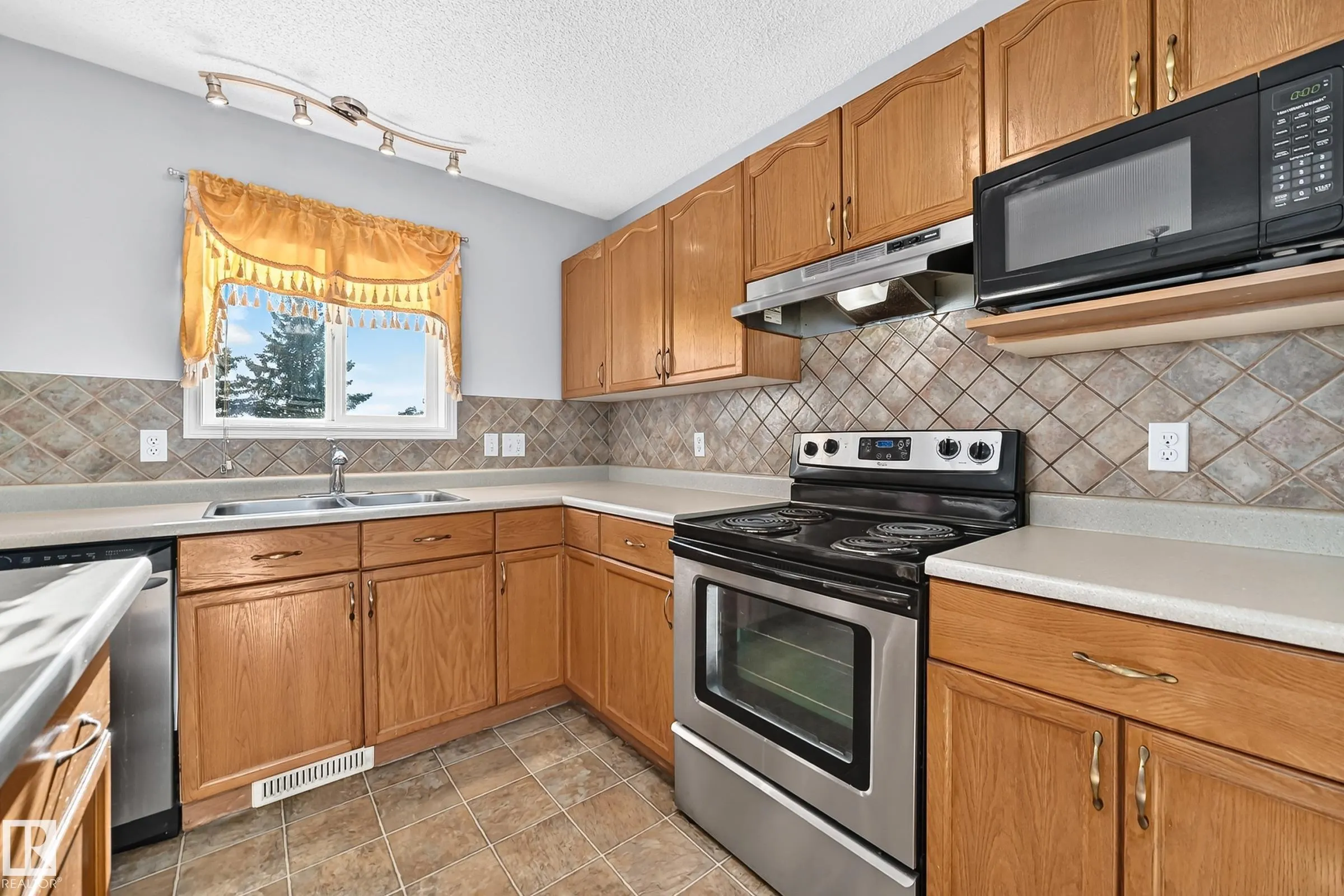 80 BIRCHMONT Drive