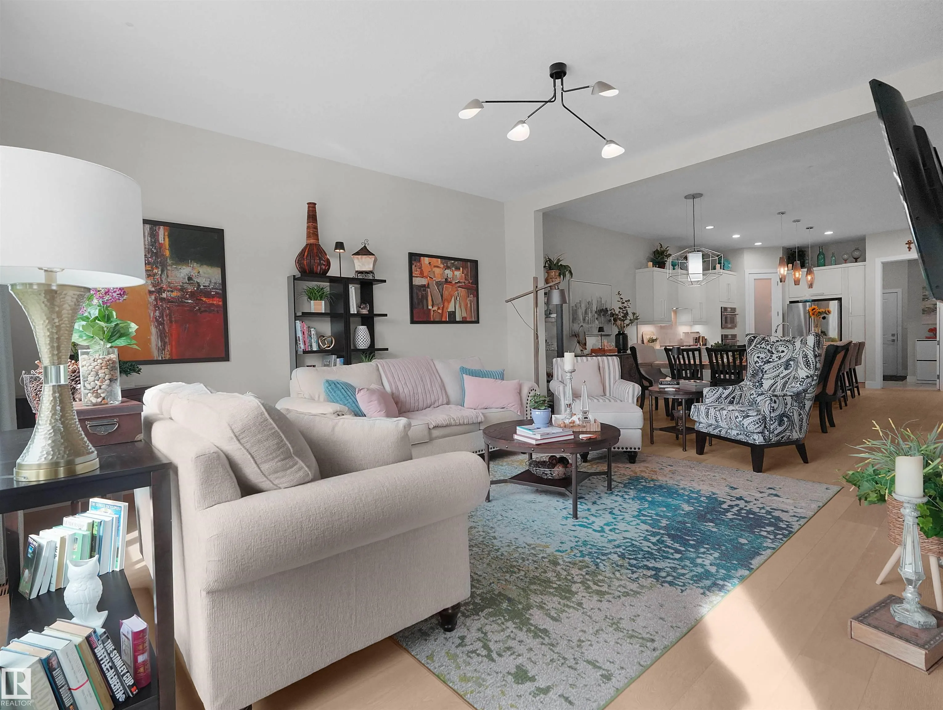 904 WOOD Place